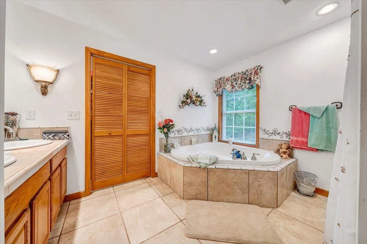338 White Oak LN - Photo 18