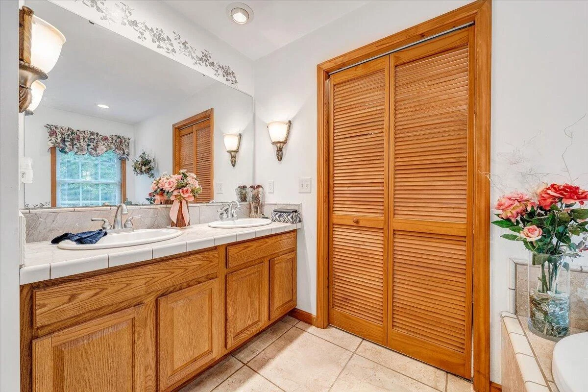 338 White Oak LN - Photo 19