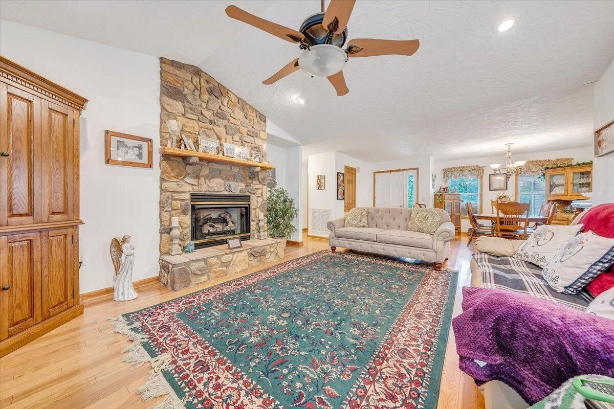 338 White Oak LN - Photo 22
