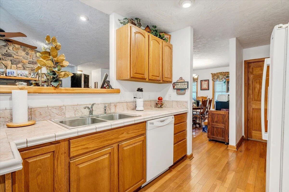 338 White Oak LN - Photo 24