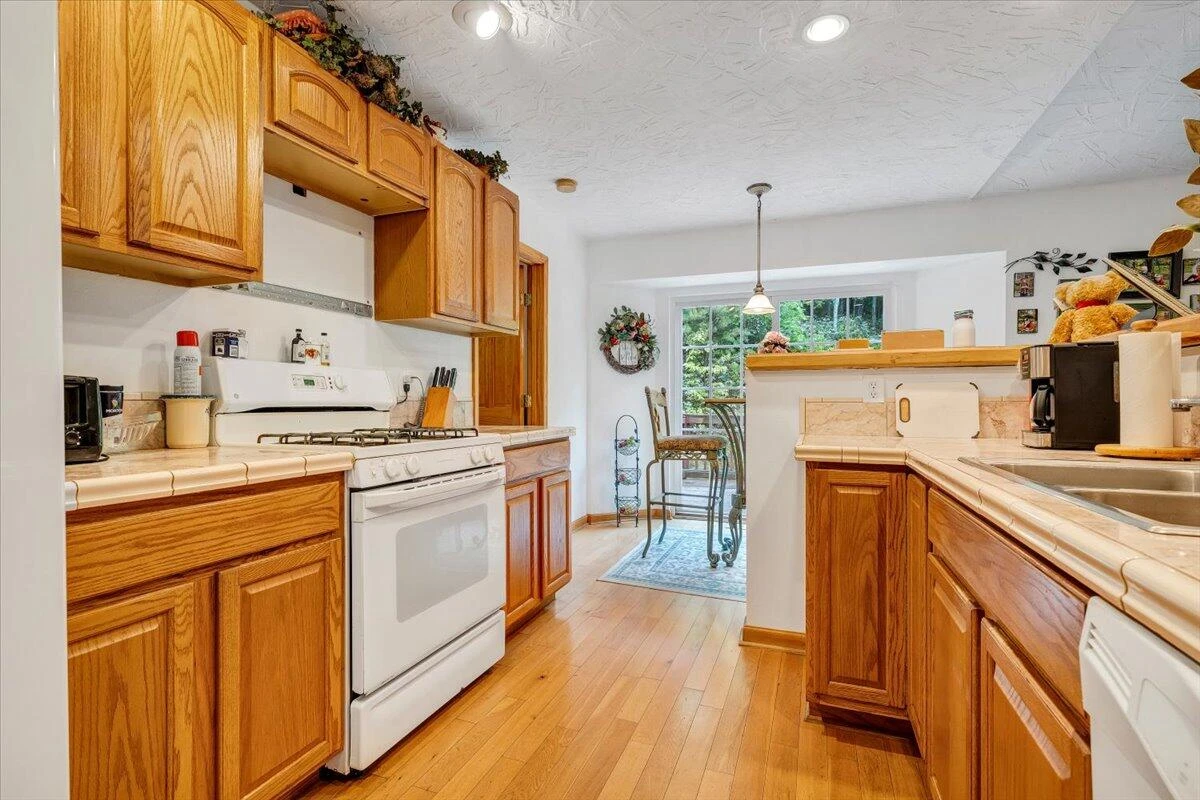 338 White Oak LN - Photo 27