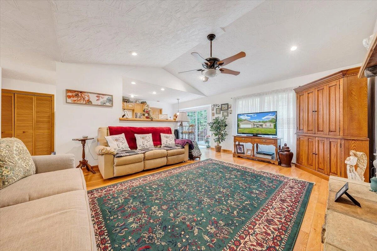 338 White Oak LN - Photo 34