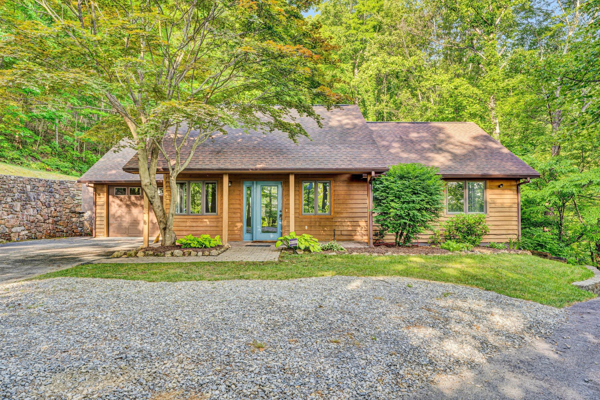 8757 Bent Mountain RD