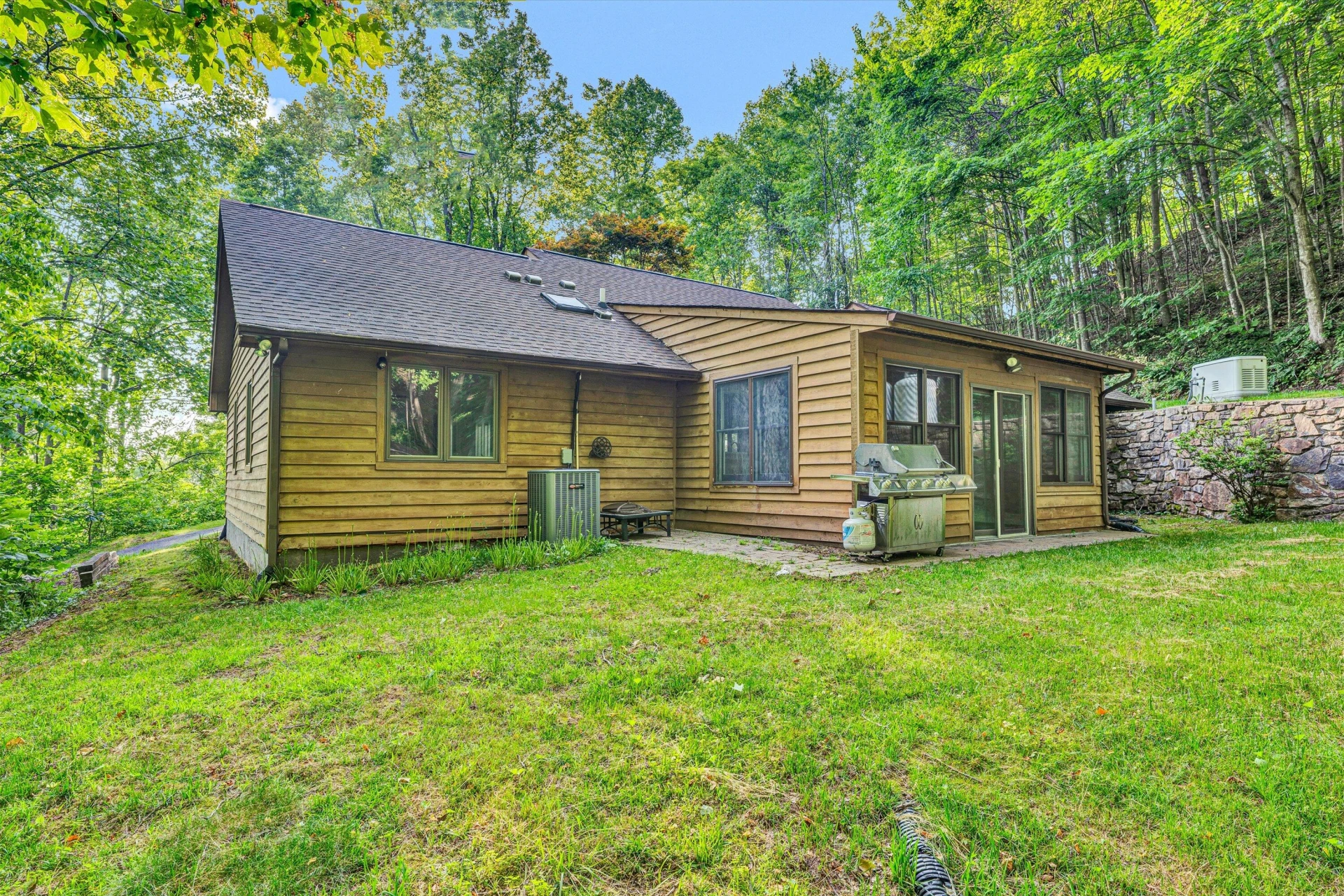 8757 Bent Mountain RD - Photo 29