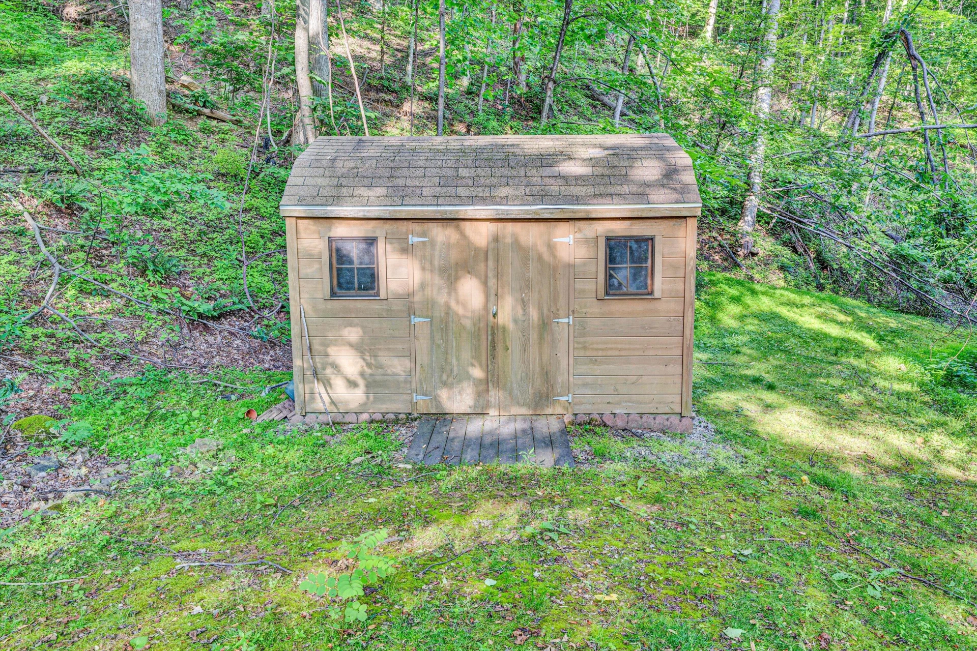 8757 Bent Mountain RD - Photo 33