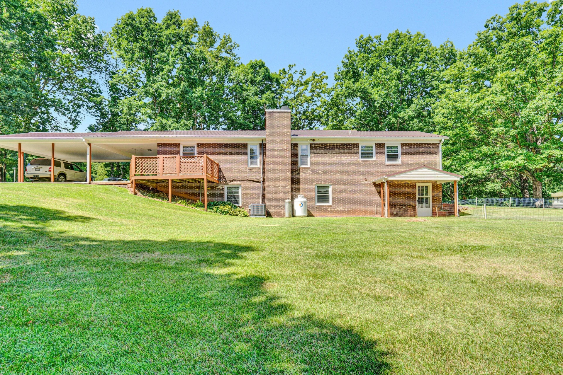 2680 FORK MOUNTAIN RD - Photo 32