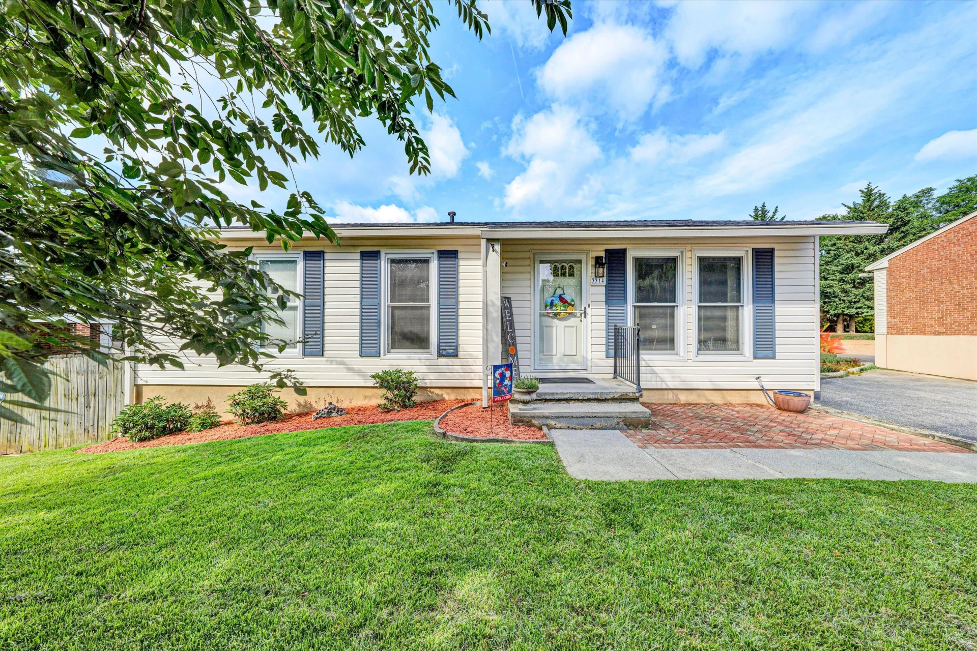 3314 Meadowrun DR - Photo 2