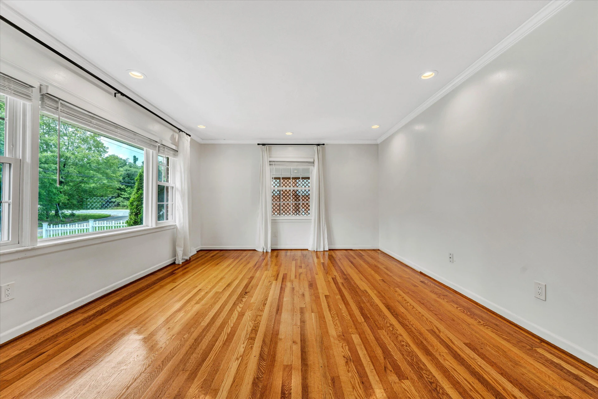2604 McVitty RD - Photo 5
