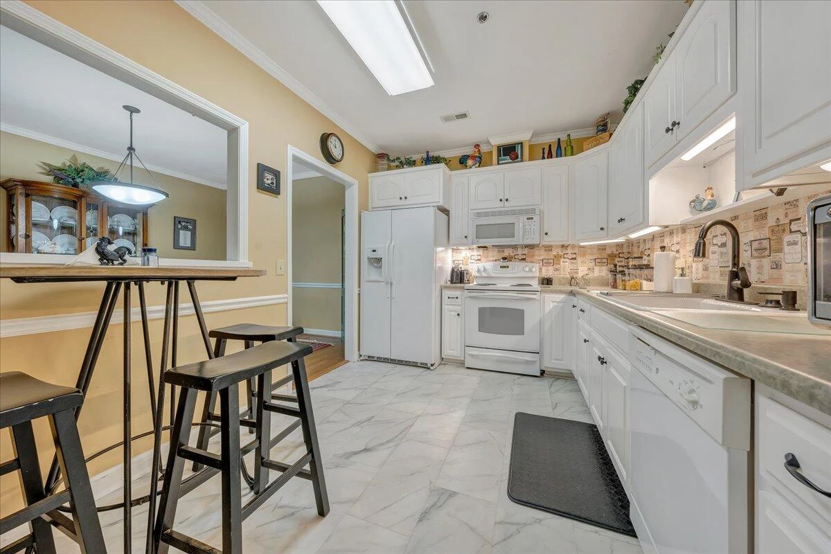 3040 Mcvitty Forest DR #211 - Photo 17