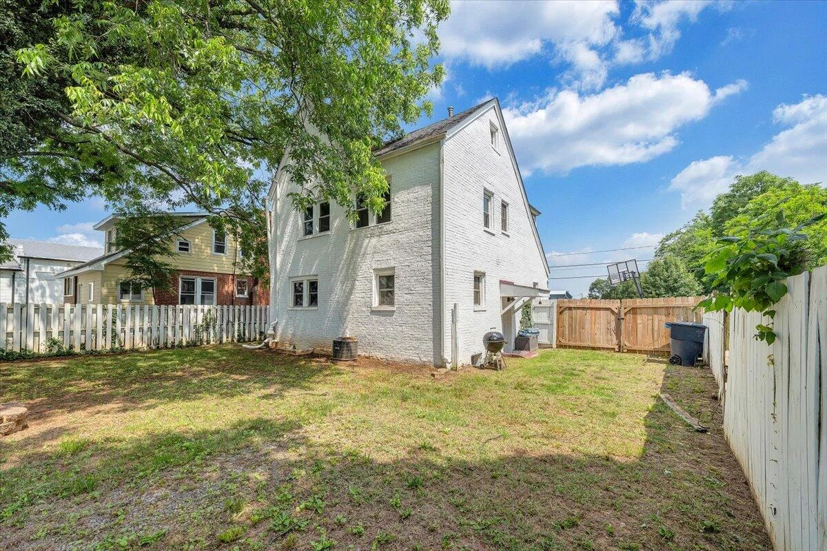 2918 10th ST - Photo 21