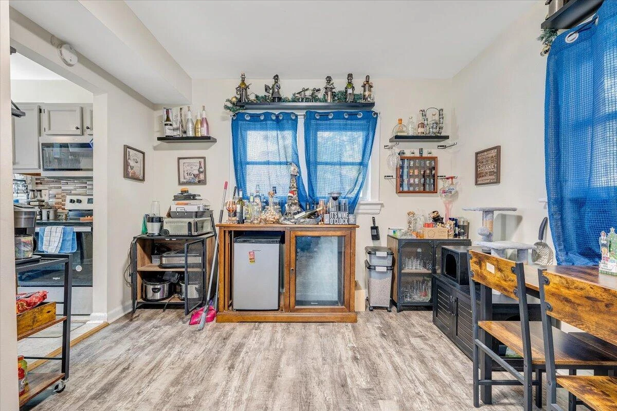 2918 10th ST - Photo 11