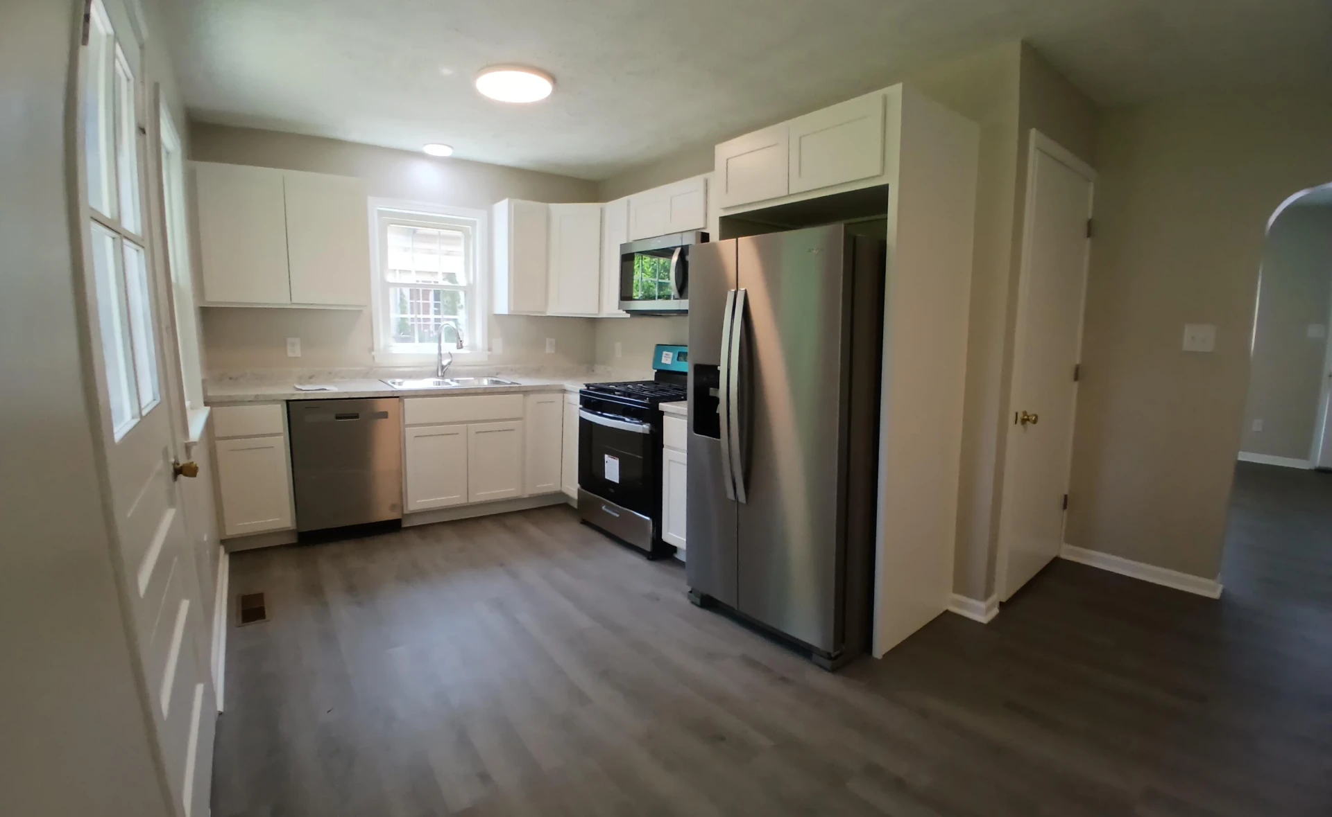 214 Madison ST - Photo 4