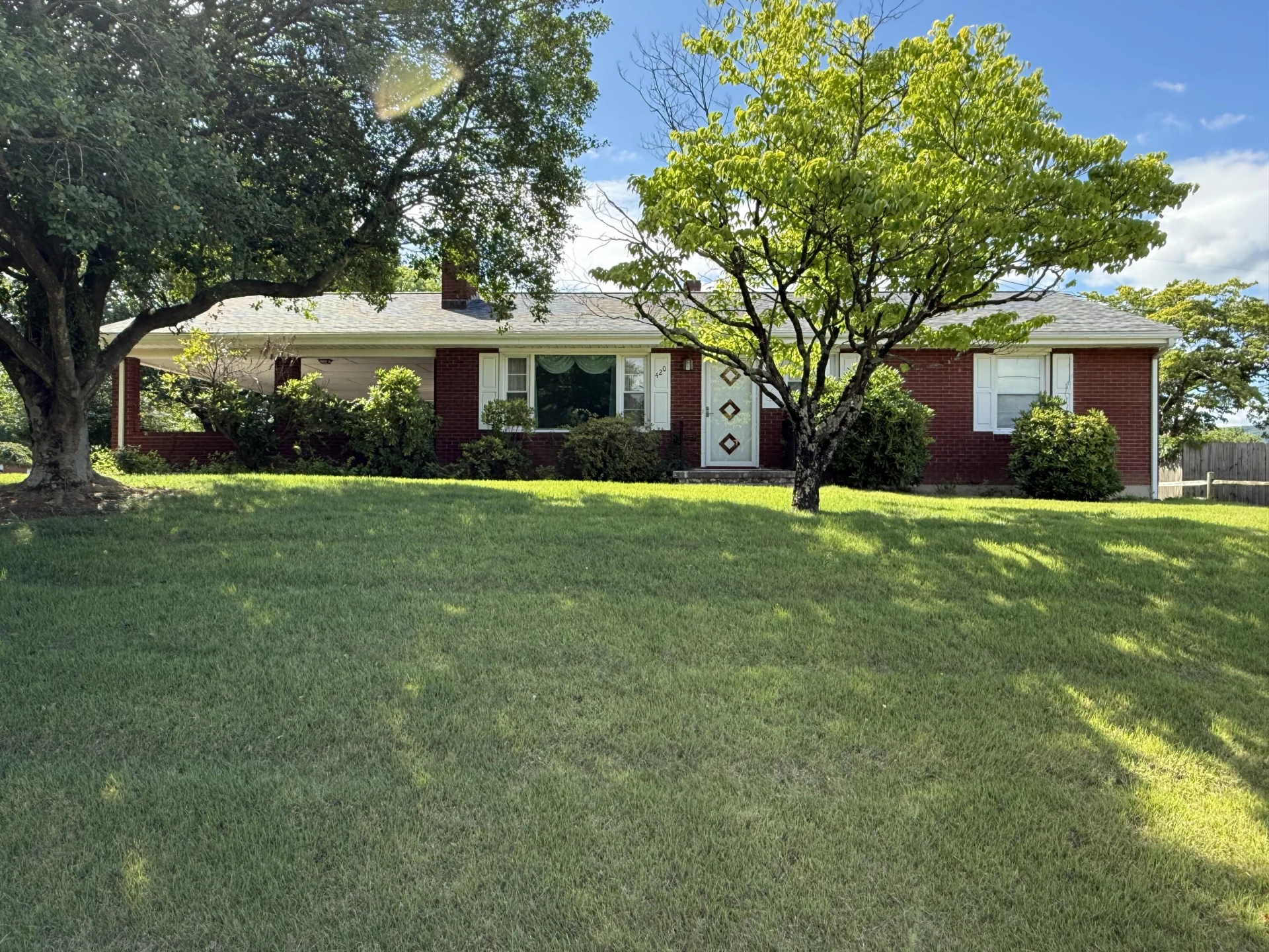420 HOMEPLACE DR