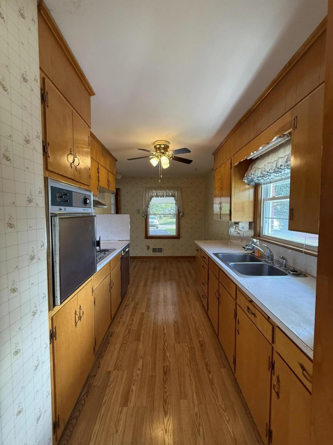 420 HOMEPLACE DR - Photo 8