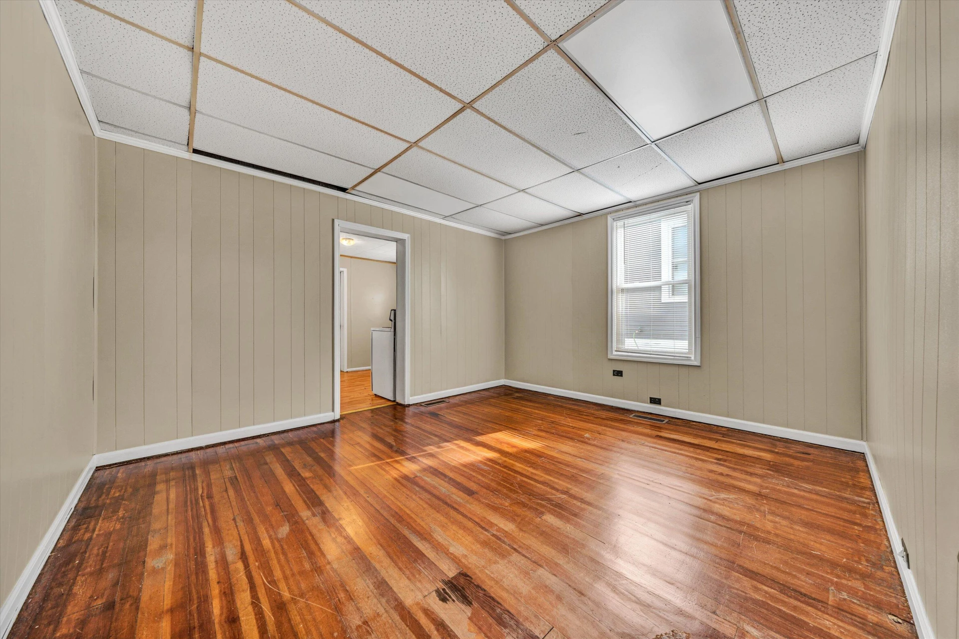 1108 Tompkins AVE - Photo 10