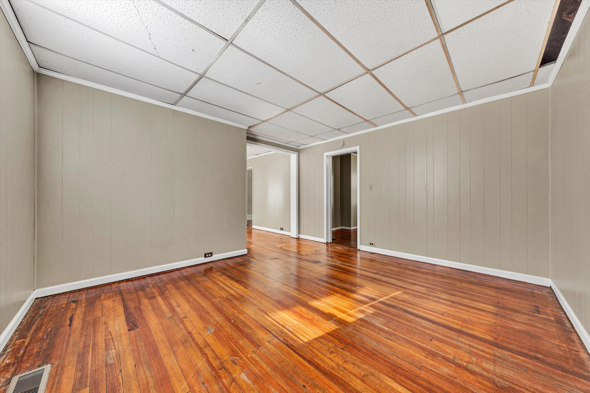 1108 Tompkins AVE - Photo 11
