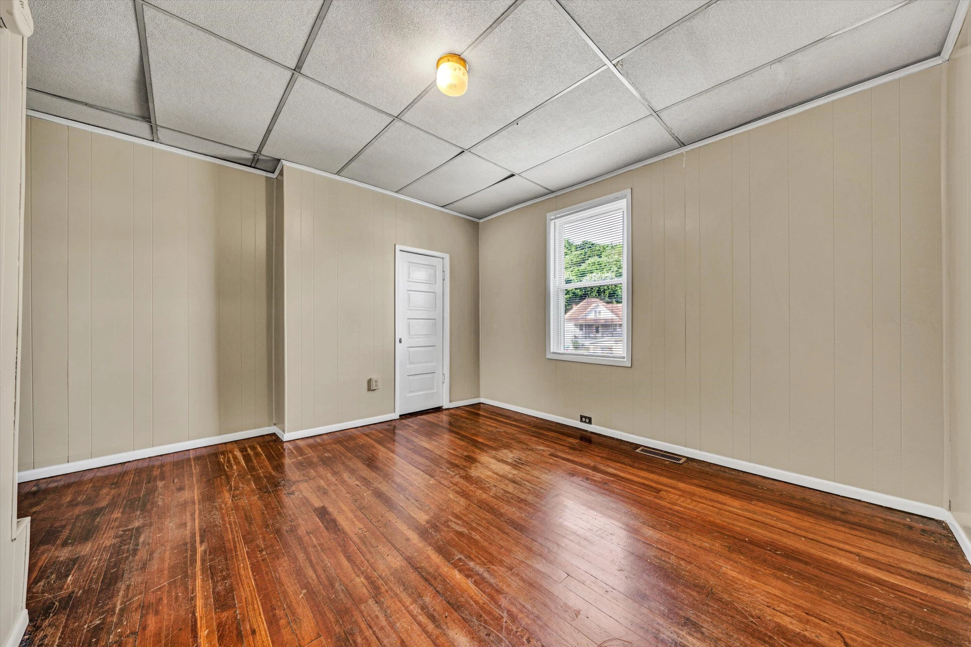 1108 Tompkins AVE - Photo 19