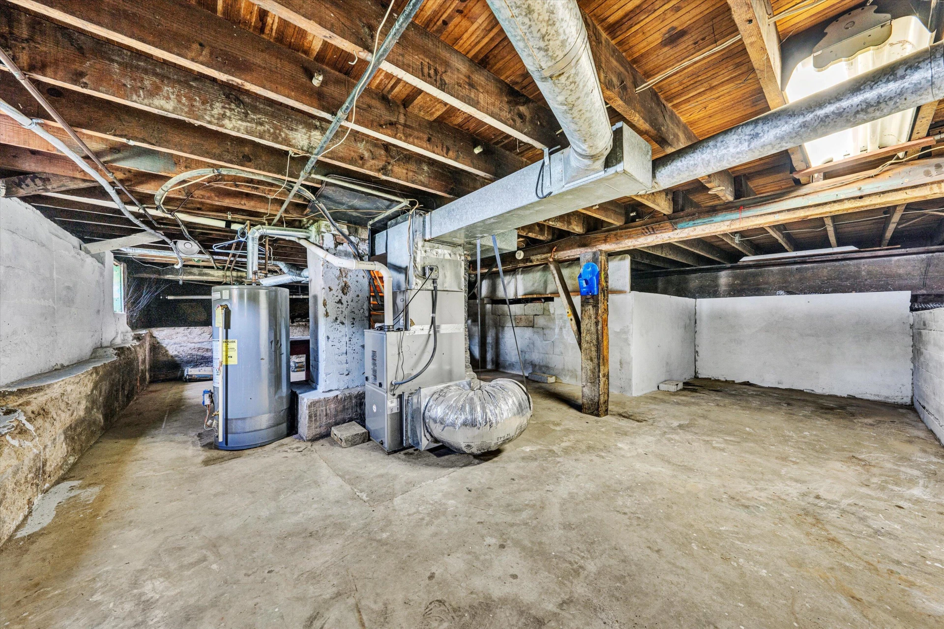 1108 Tompkins AVE - Photo 23