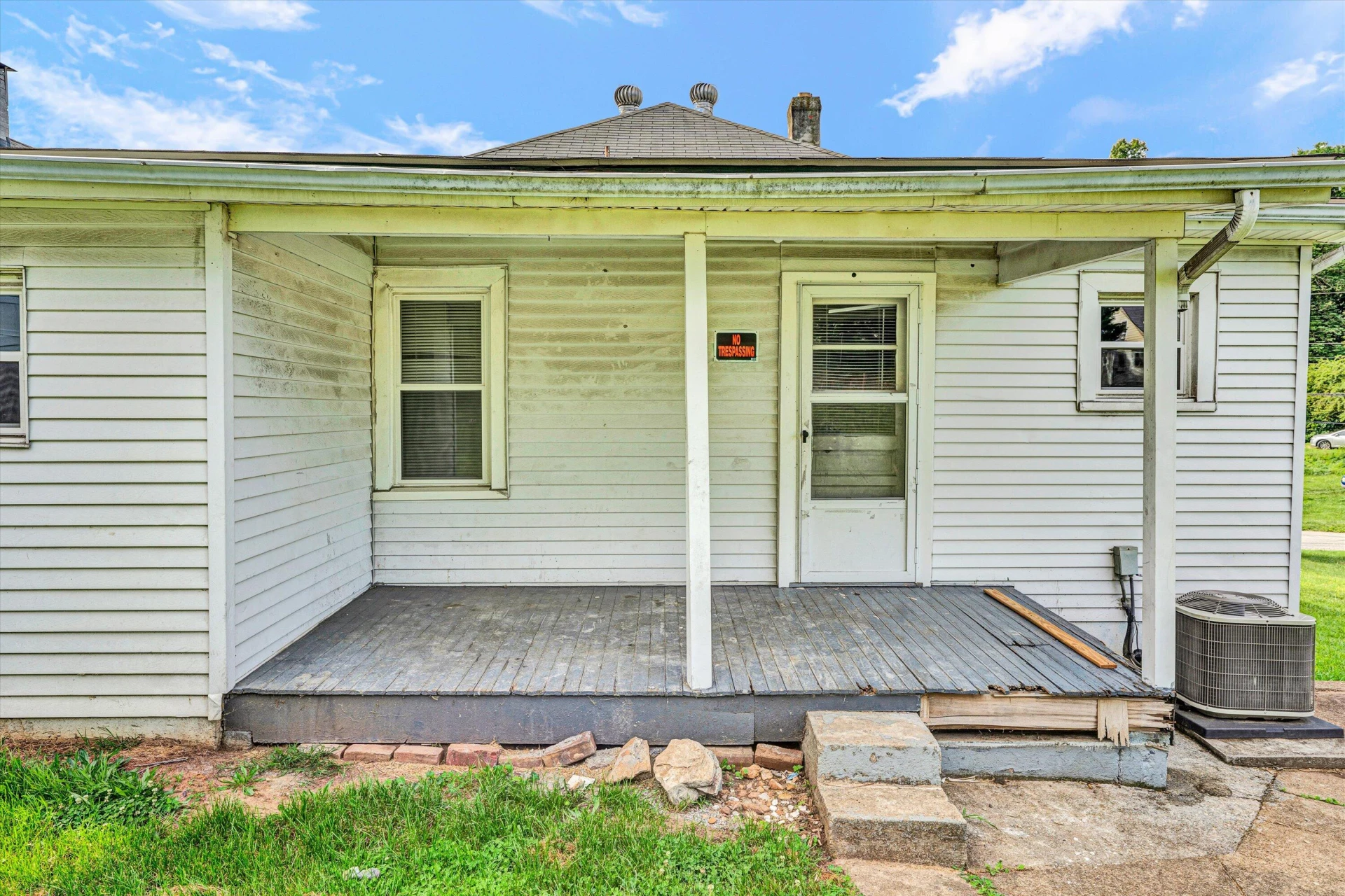 1108 Tompkins AVE - Photo 25