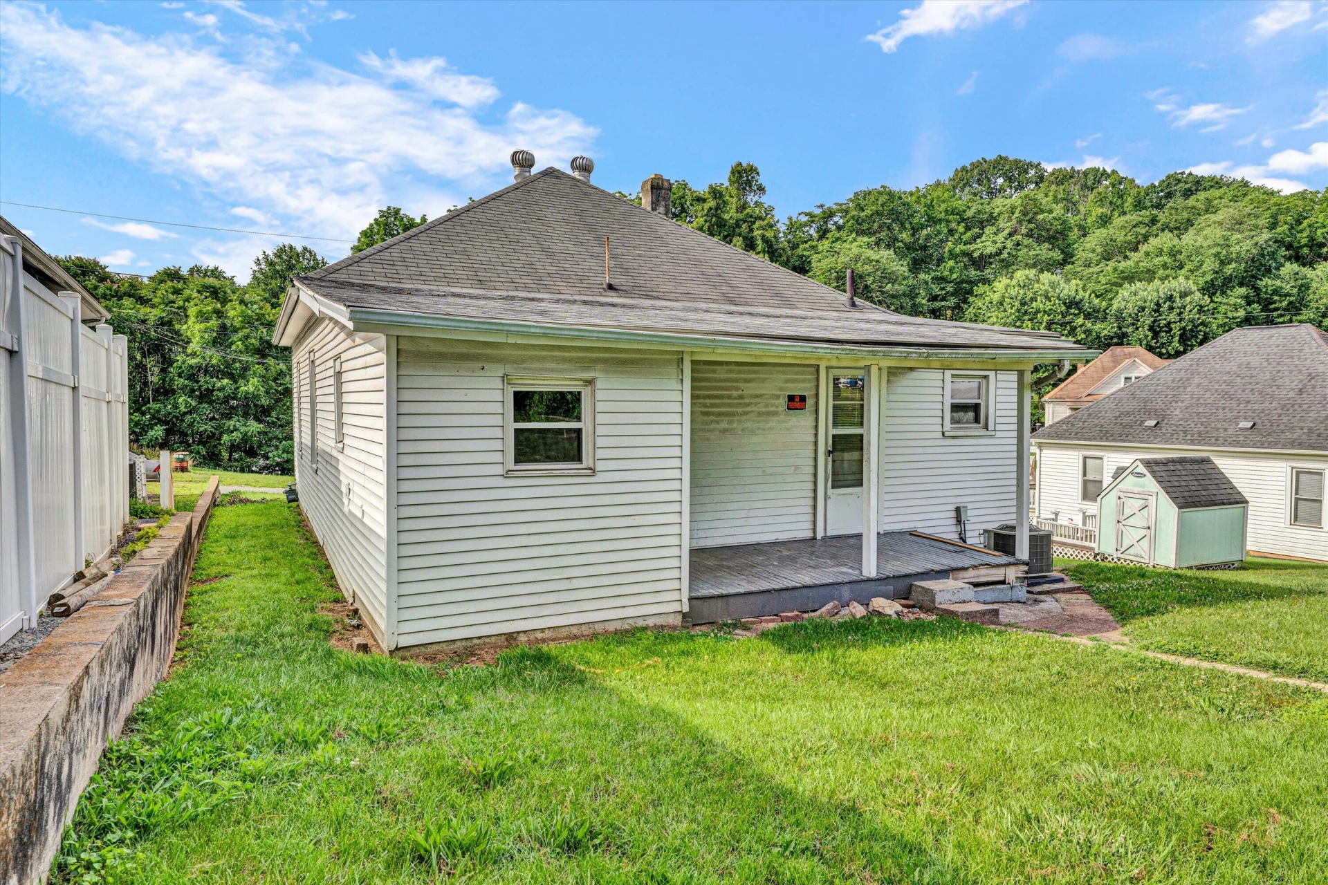 1108 Tompkins AVE - Photo 26
