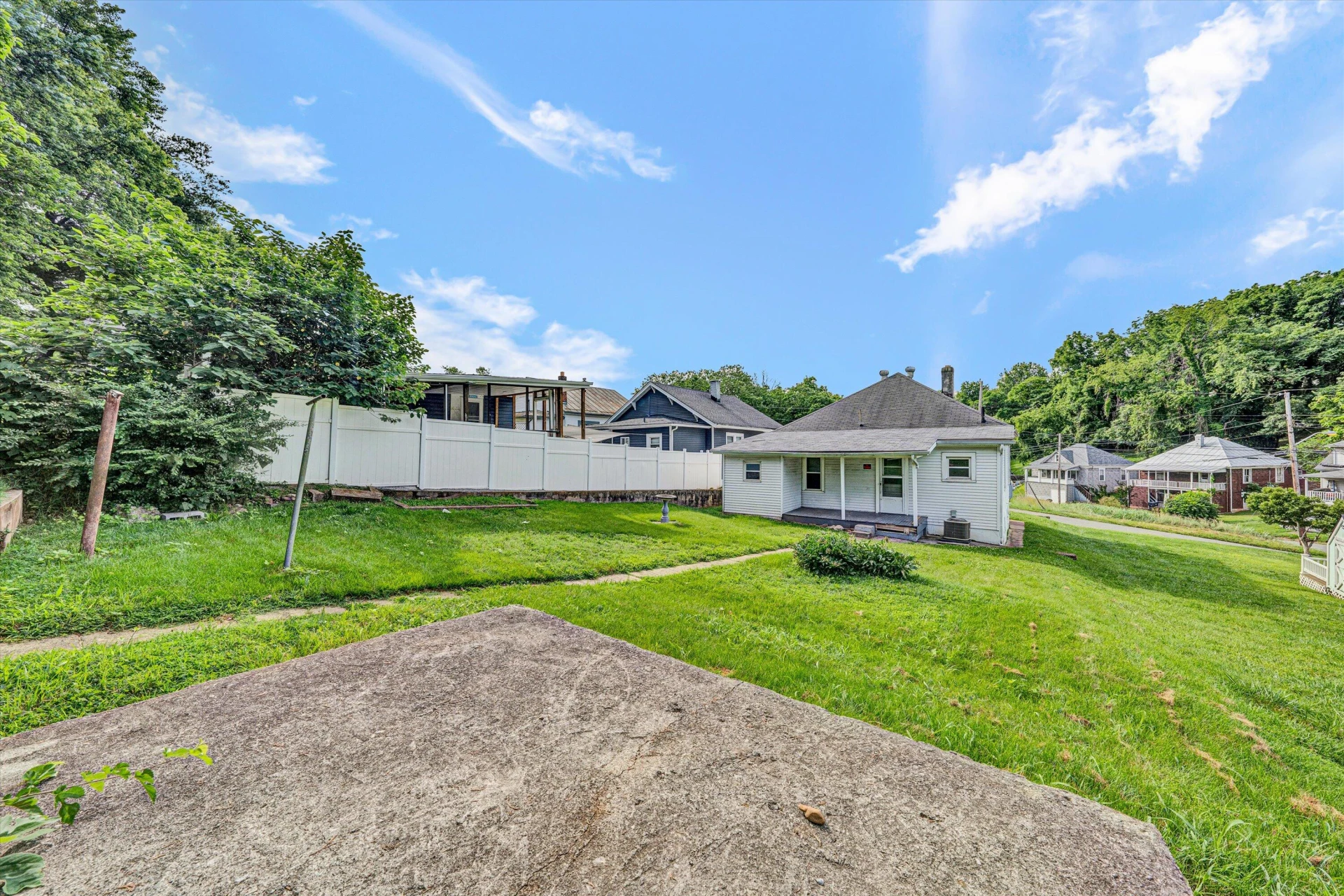 1108 Tompkins AVE - Photo 30