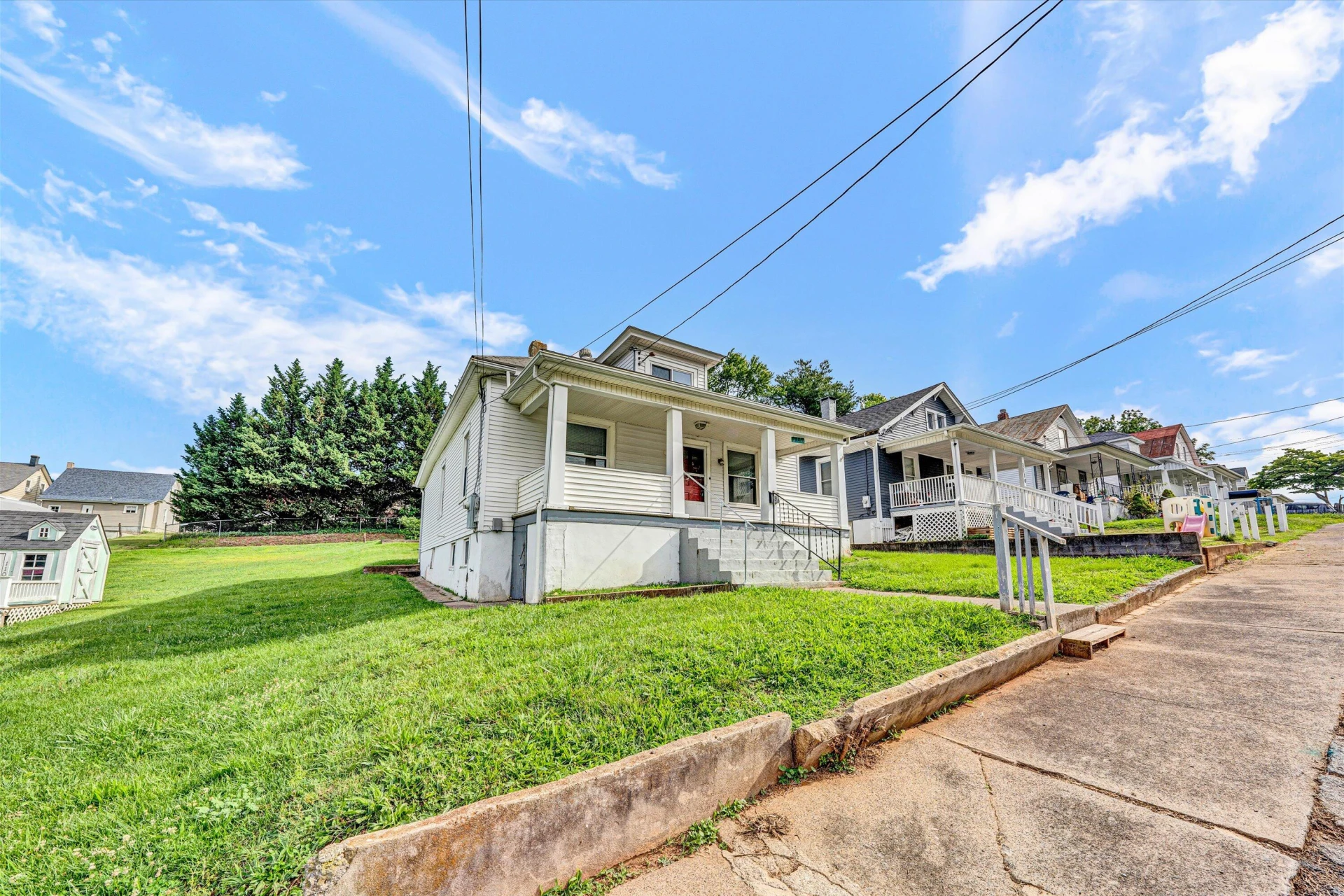 1108 Tompkins AVE - Photo 32