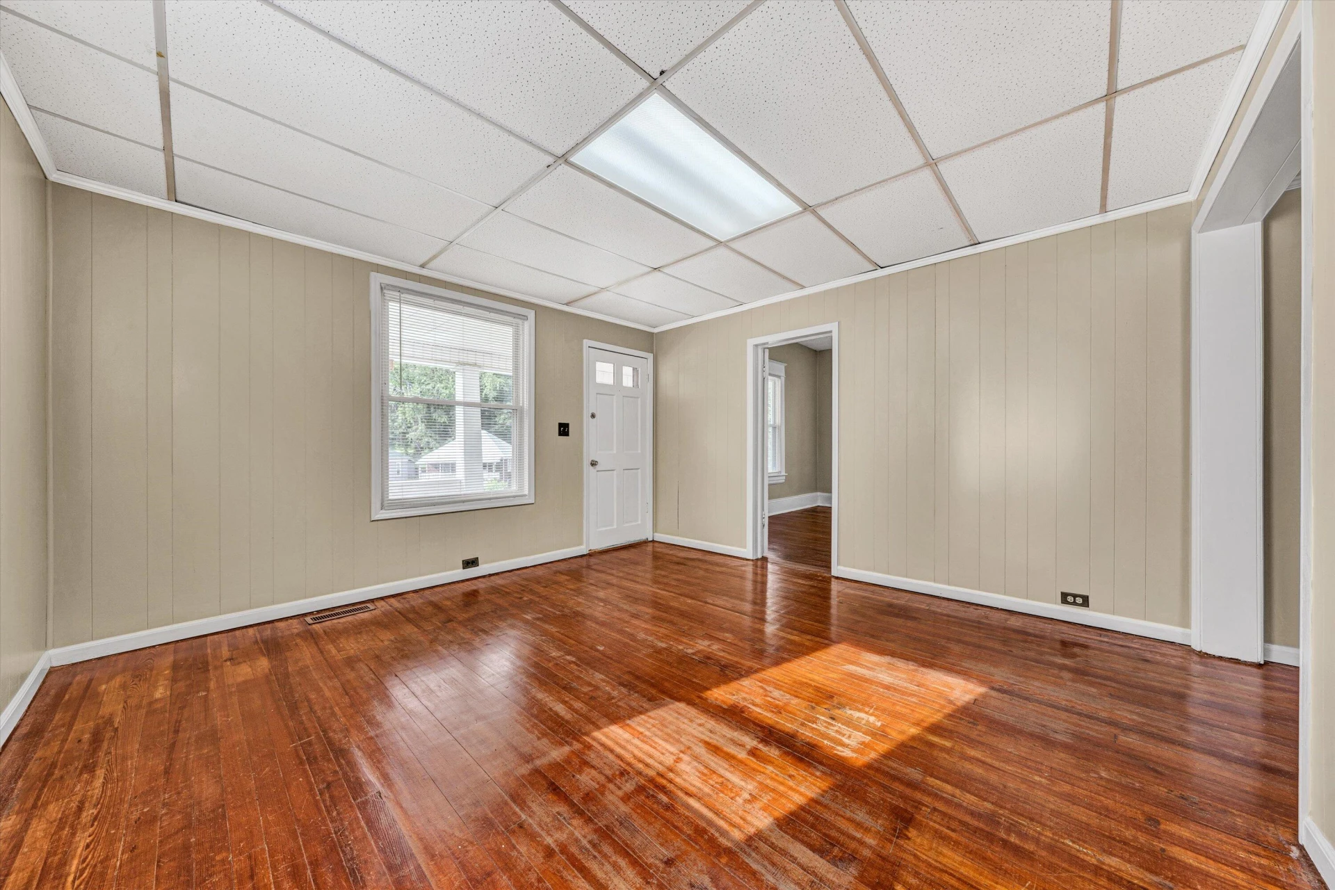 1108 Tompkins AVE - Photo 7