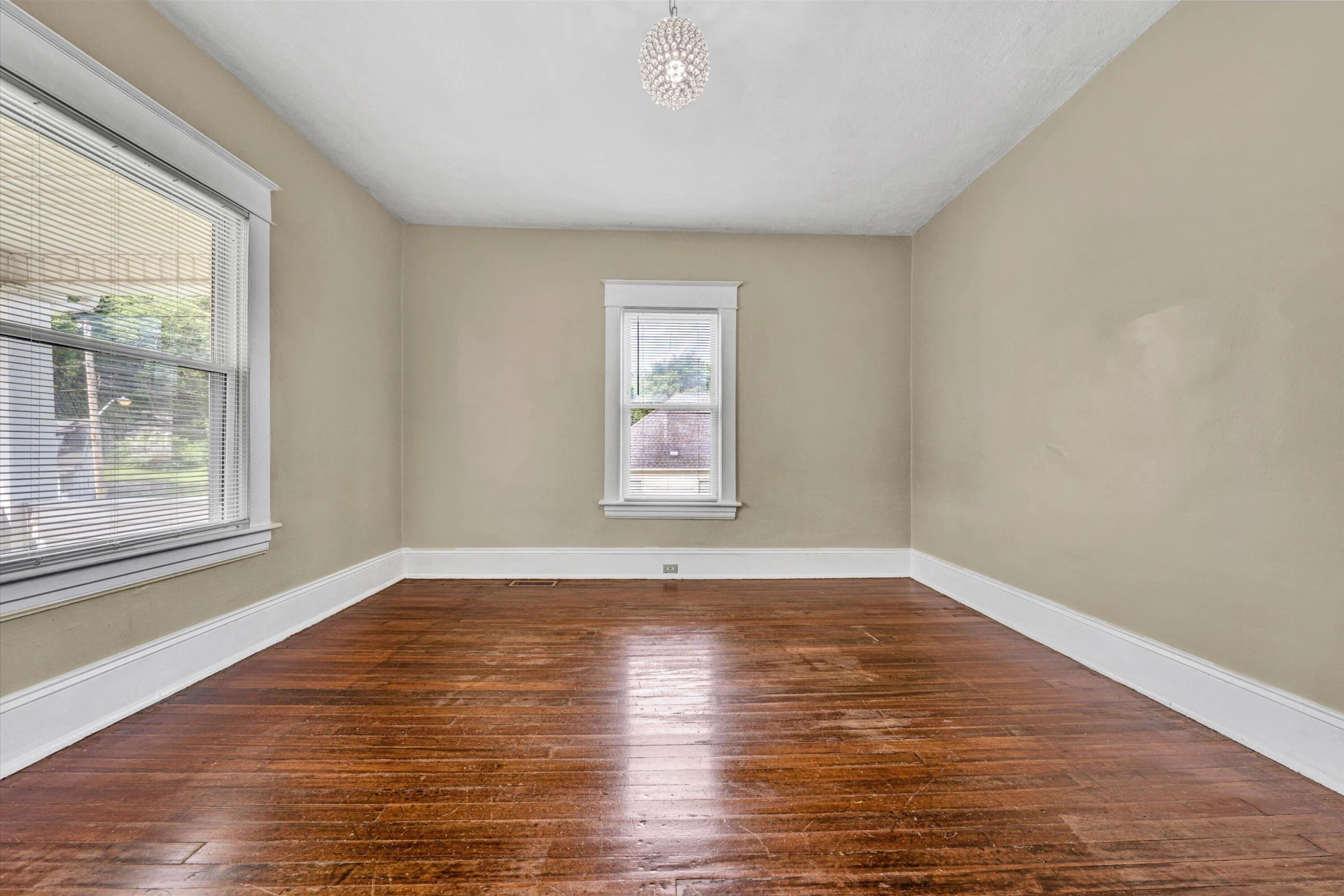 1108 Tompkins AVE - Photo 8