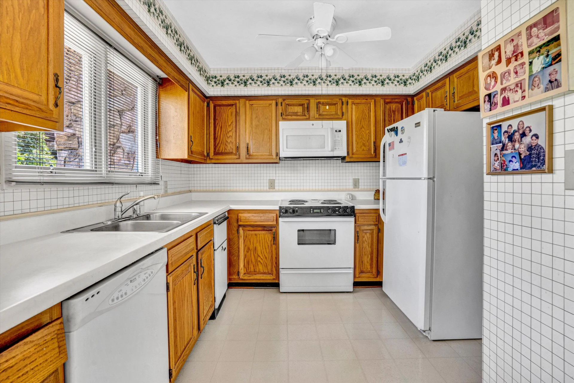3253 Londonderry LN - Photo 13