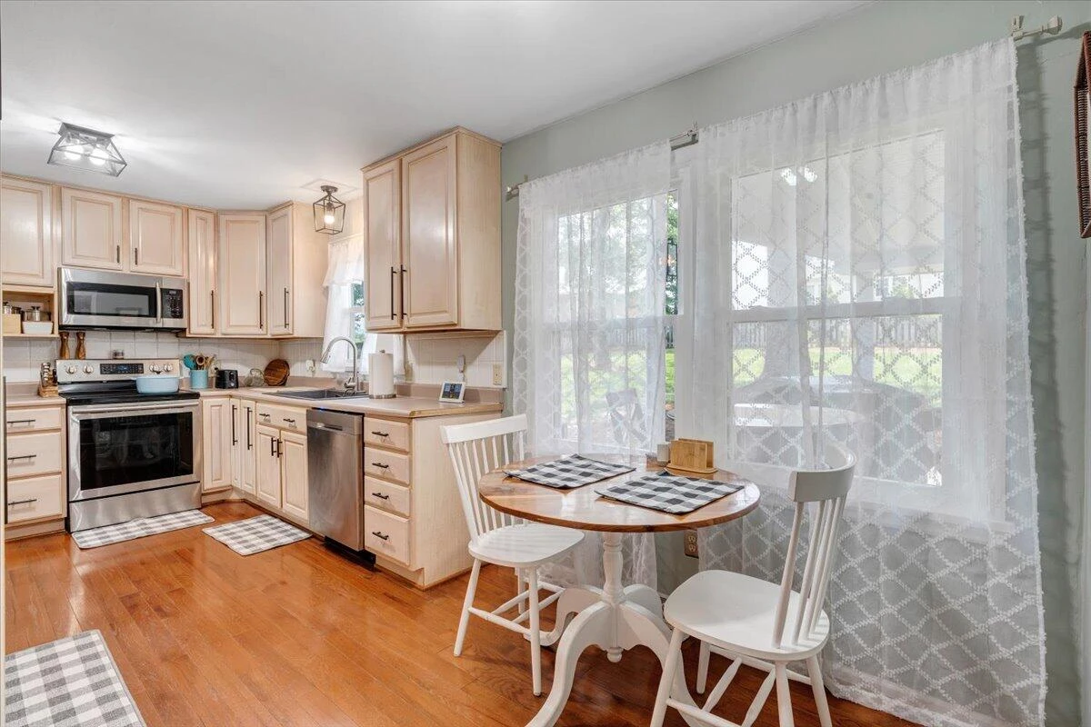 245 Queen Regent CT - Photo 11