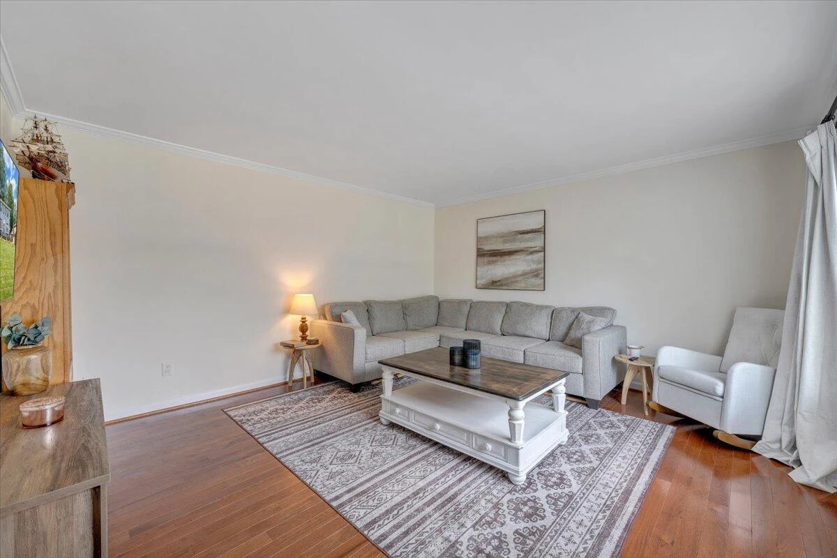 245 Queen Regent CT - Photo 12