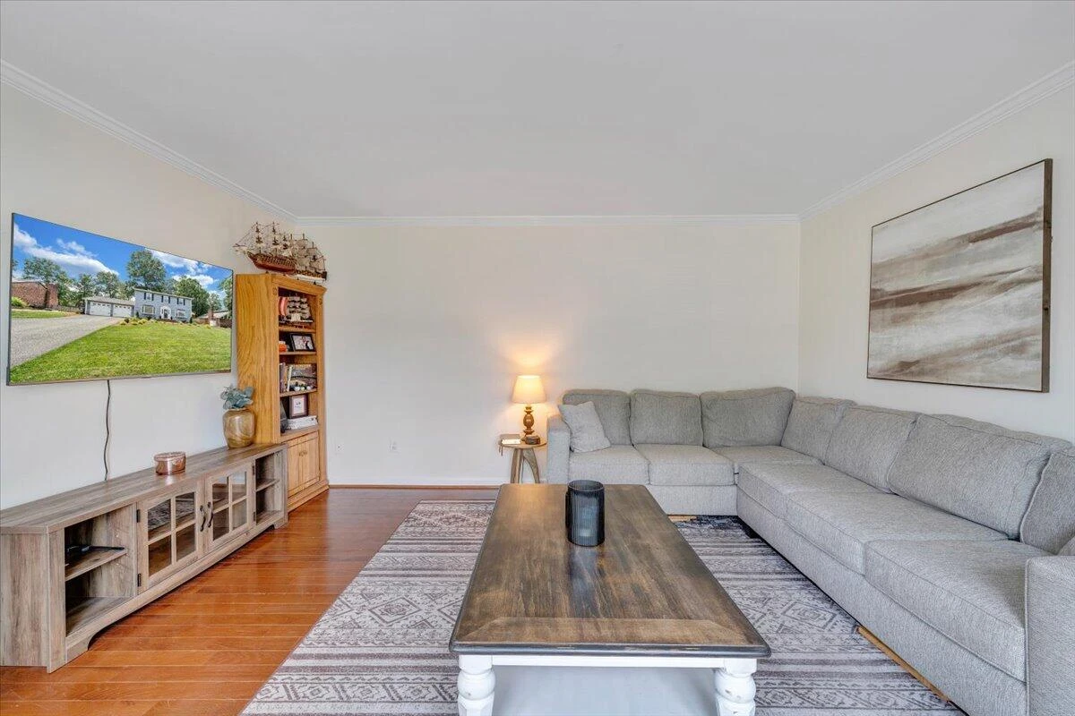 245 Queen Regent CT - Photo 13