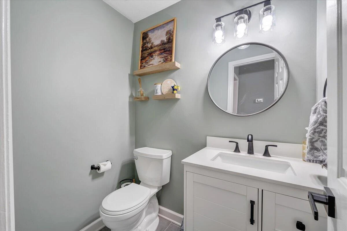 245 Queen Regent CT - Photo 20