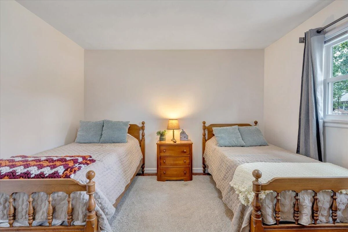 245 Queen Regent CT - Photo 28