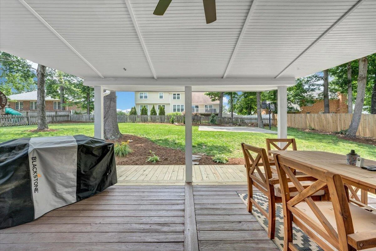 245 Queen Regent CT - Photo 35