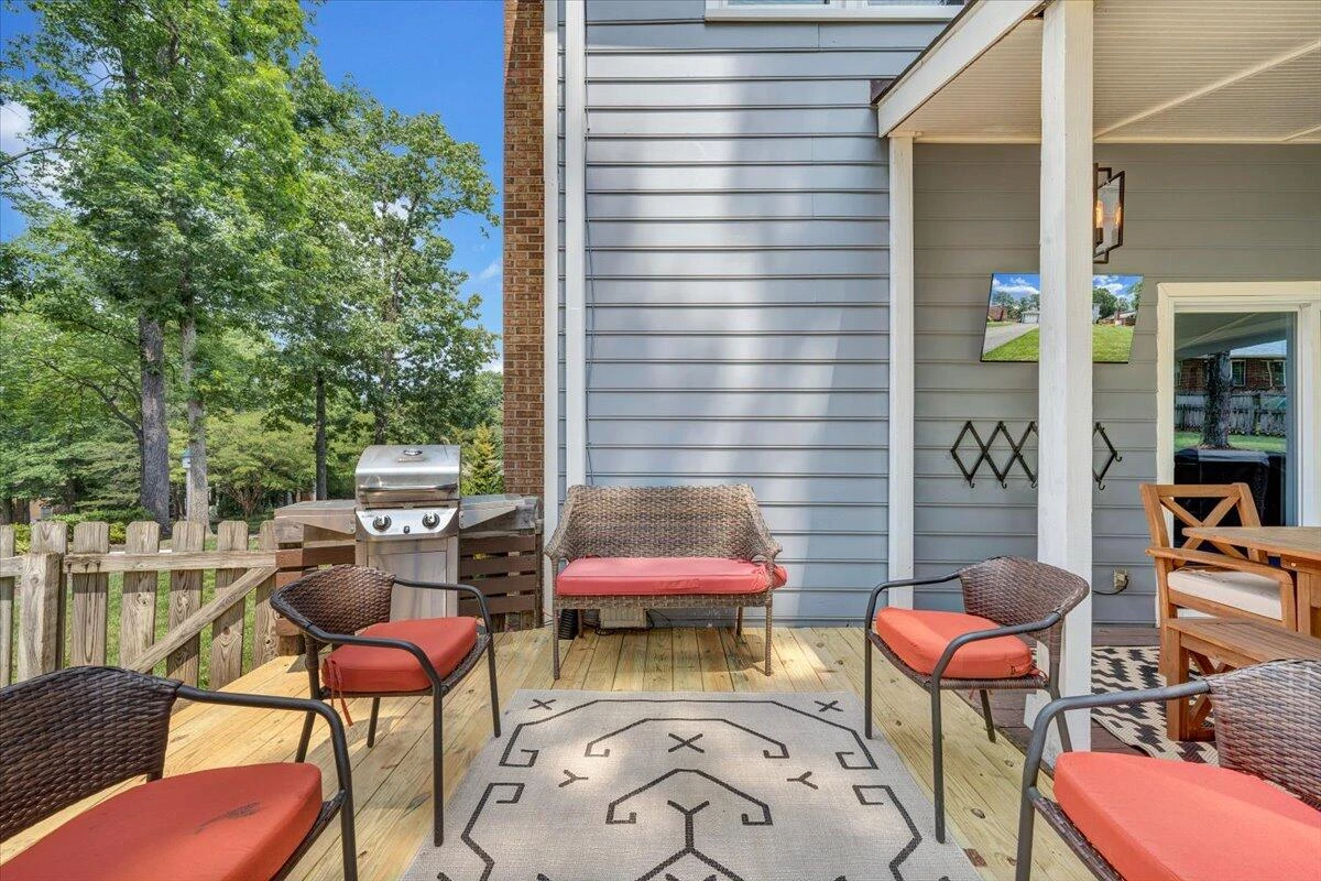 245 Queen Regent CT - Photo 37