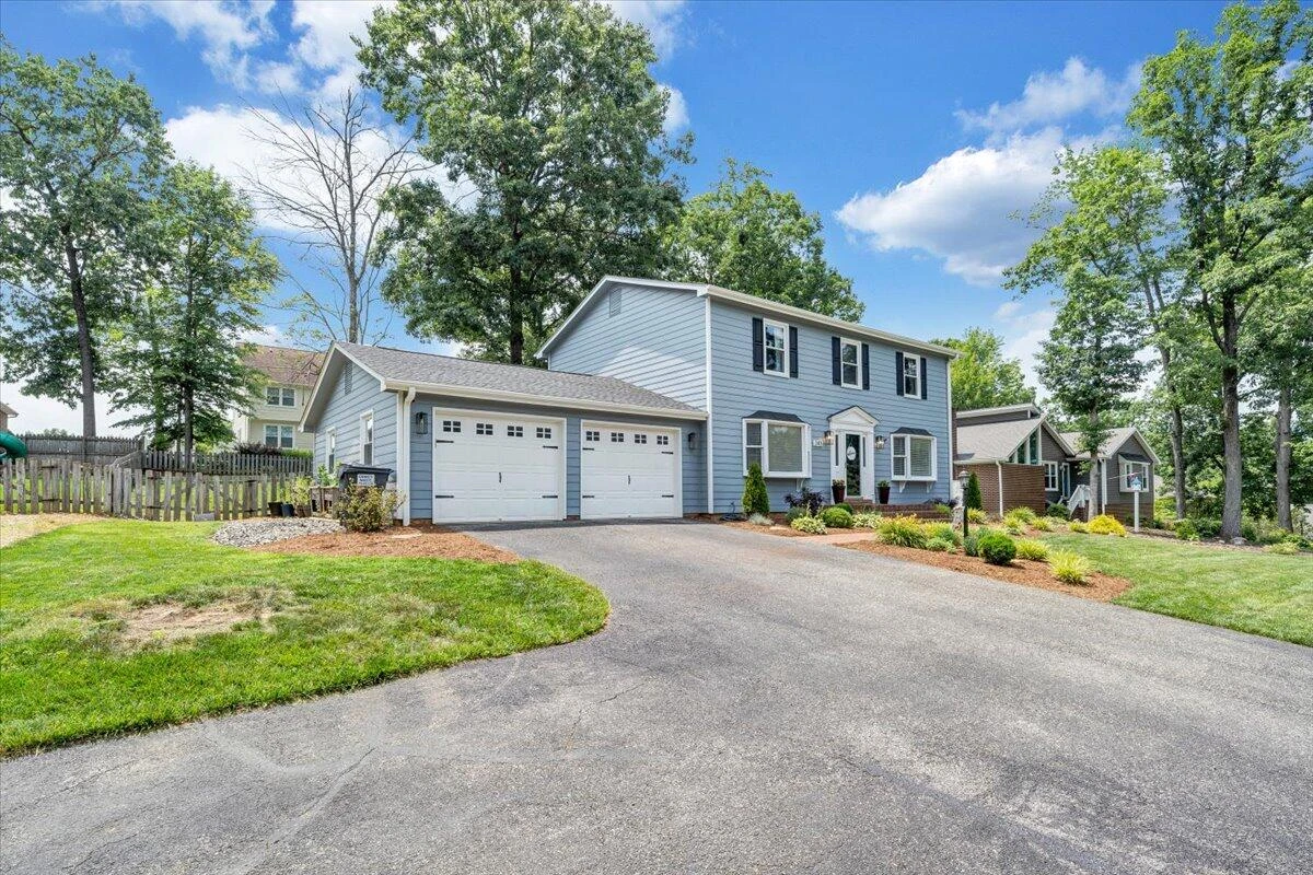 245 Queen Regent CT - Photo 44