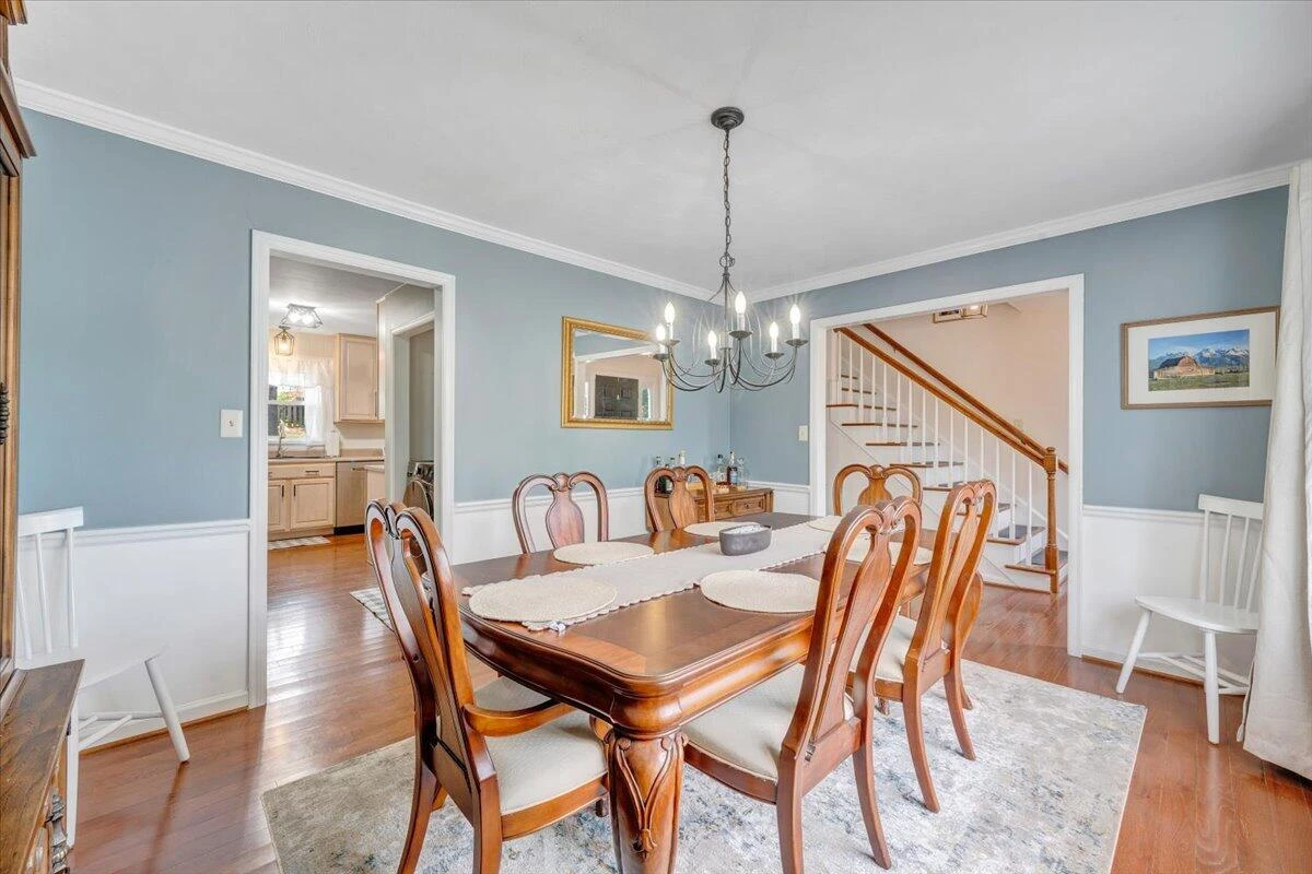 245 Queen Regent CT - Photo 6