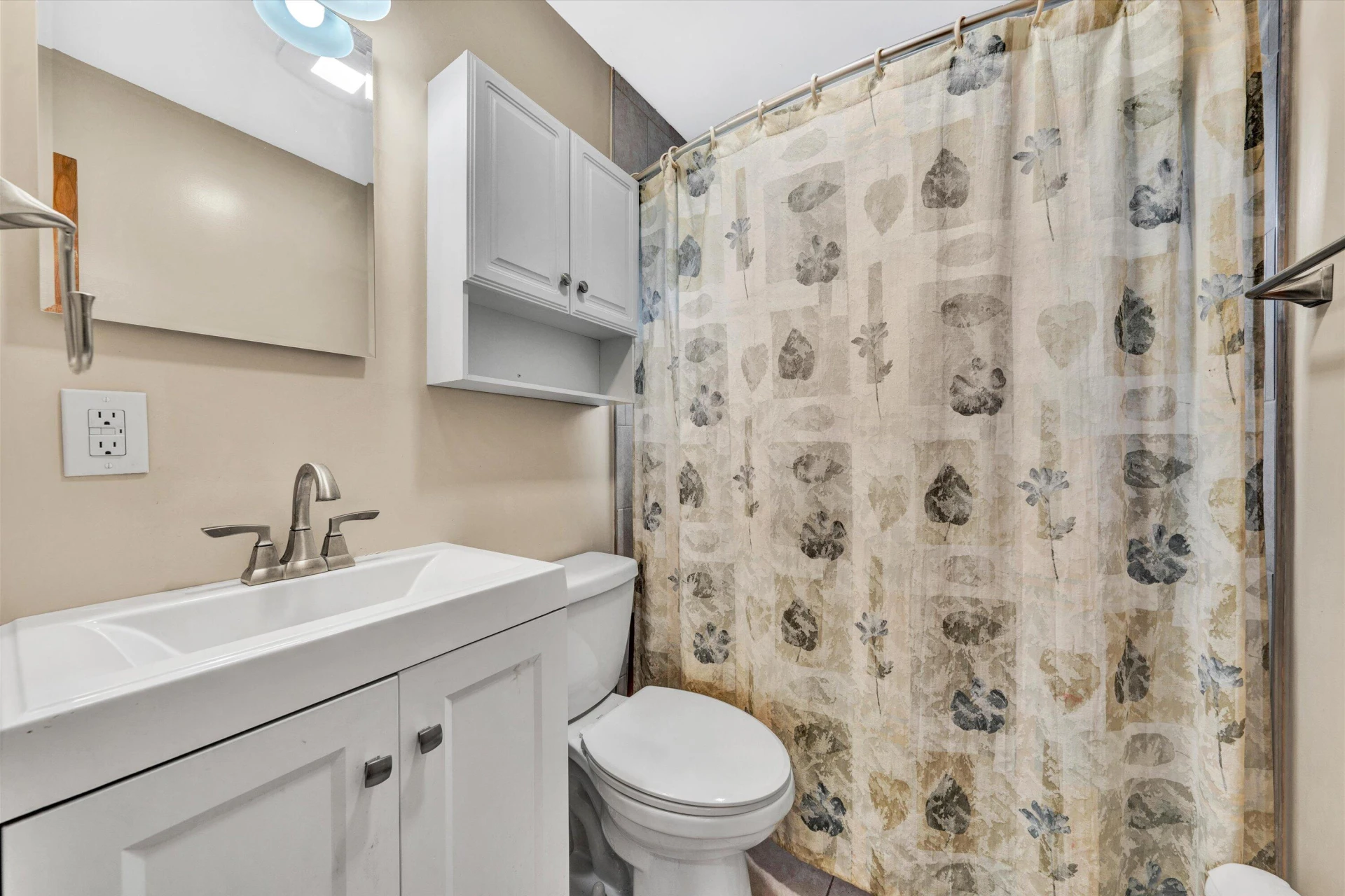 139 Christian AVE - Photo 12