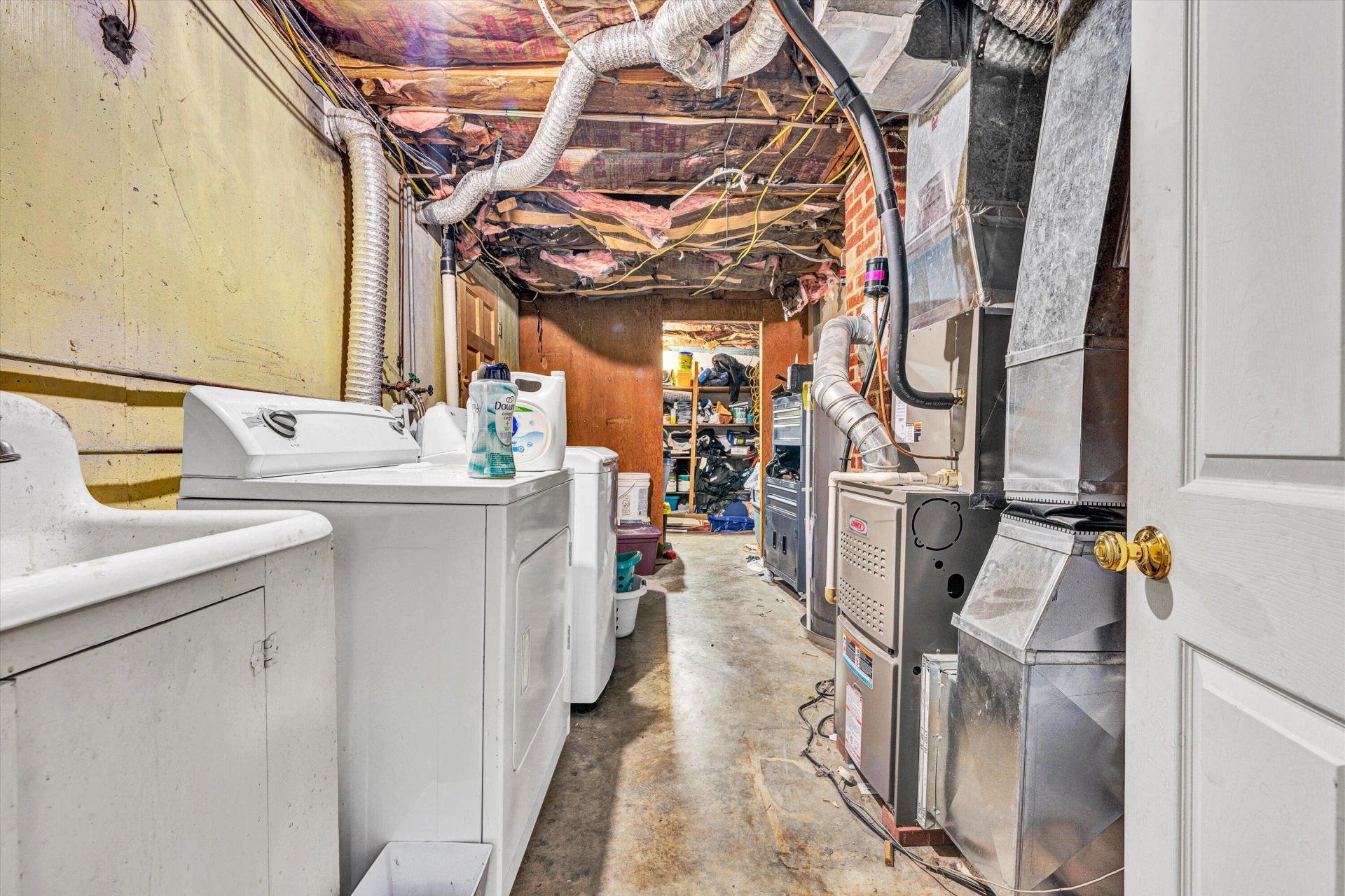 139 Christian AVE - Photo 26