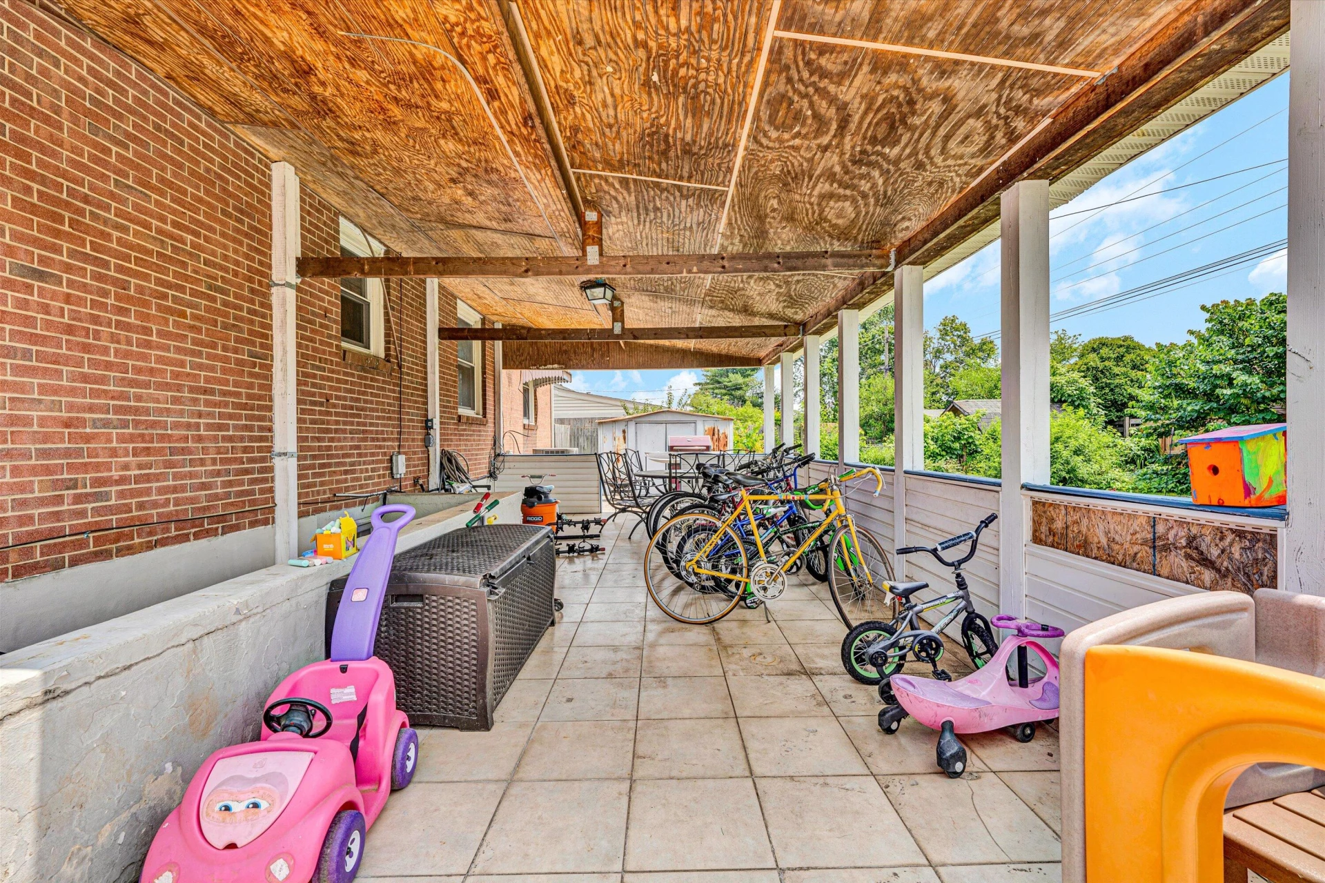 139 Christian AVE - Photo 32