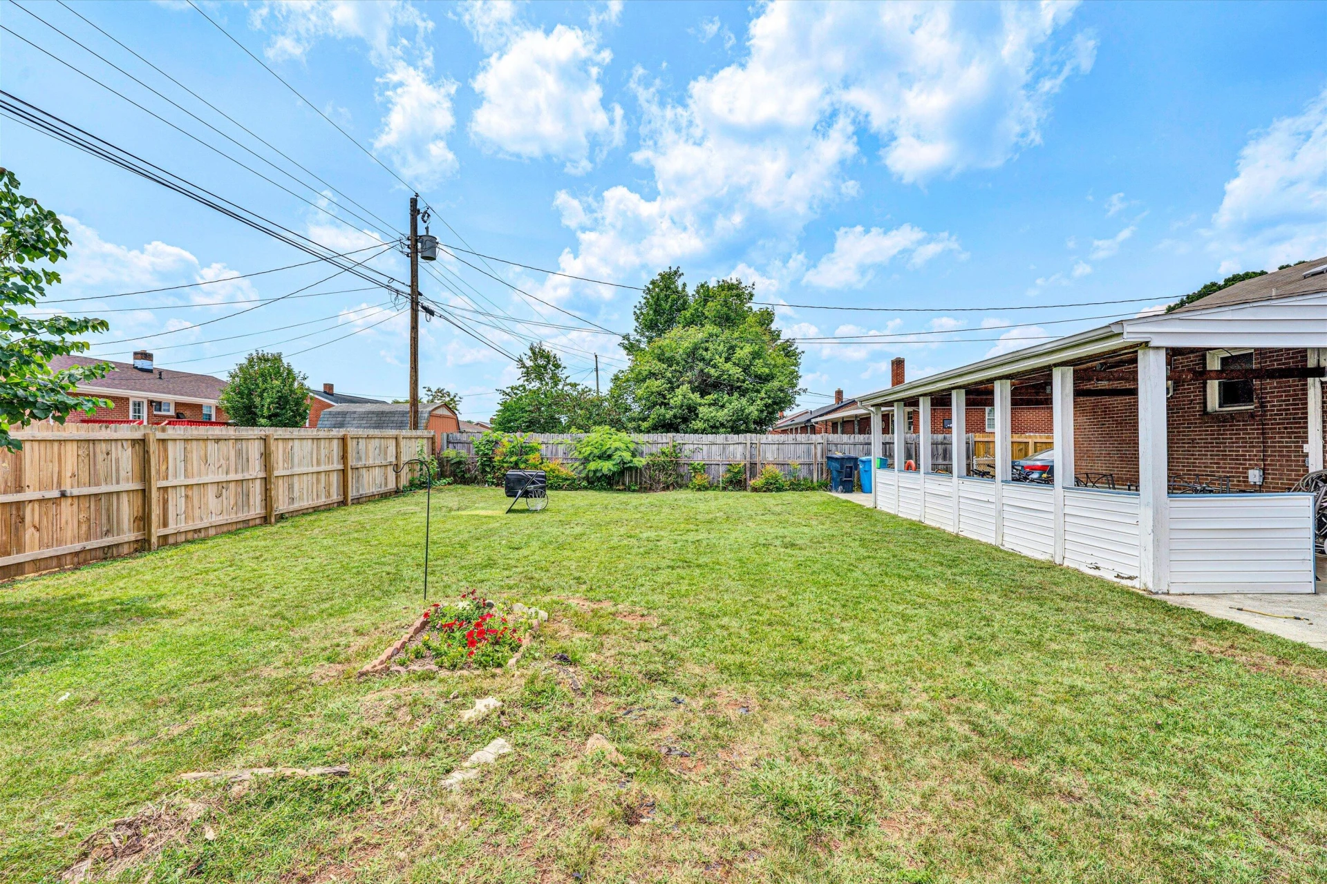 139 Christian AVE - Photo 35