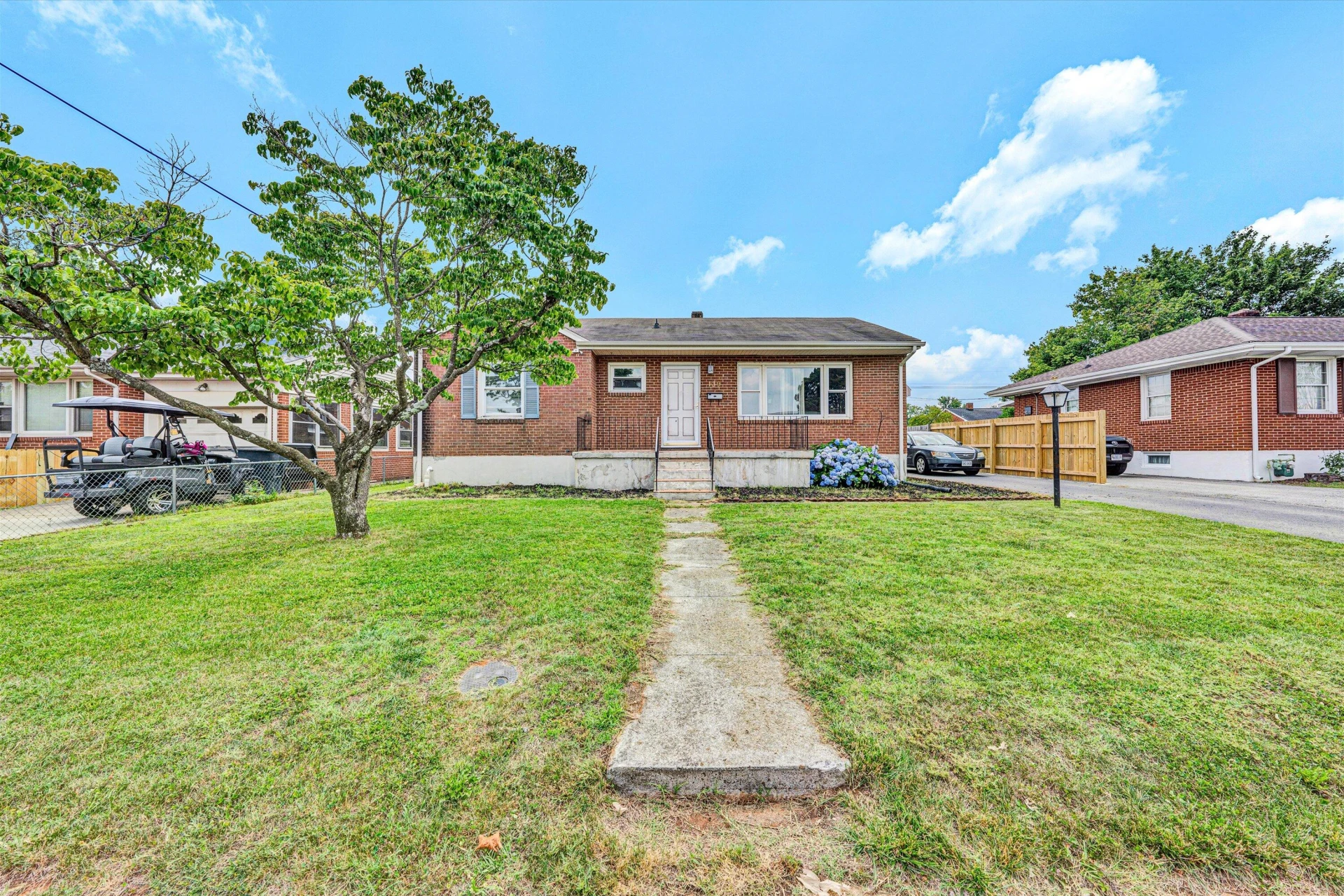 139 Christian AVE - Photo 36