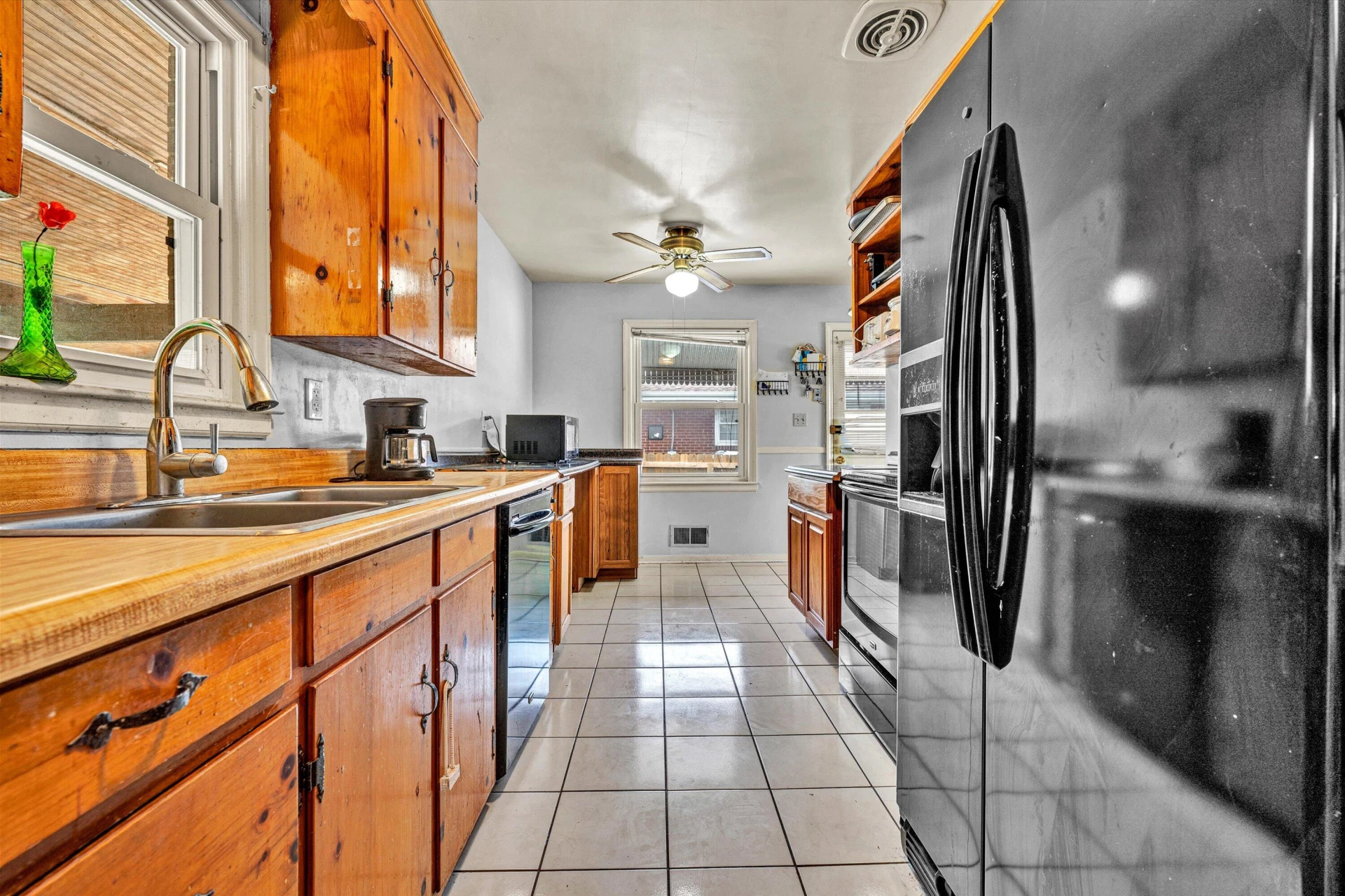 139 Christian AVE - Photo 9