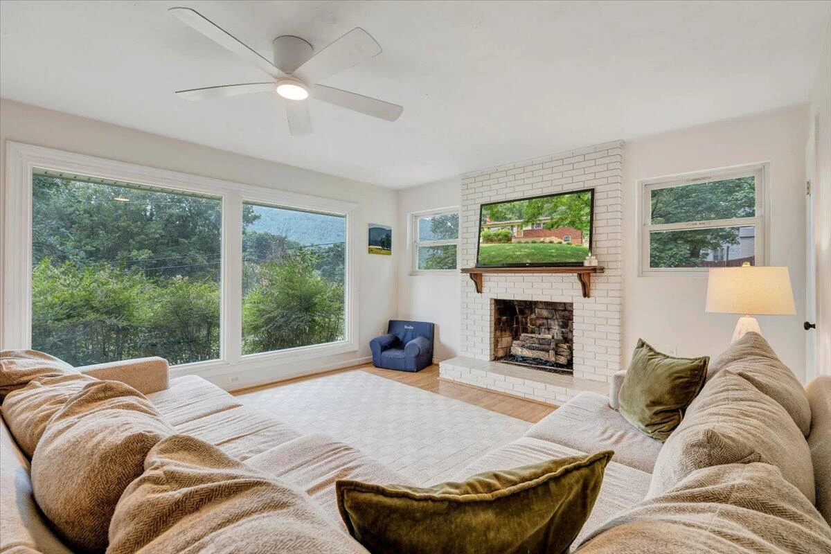 4332 Bandy RD - Photo 5