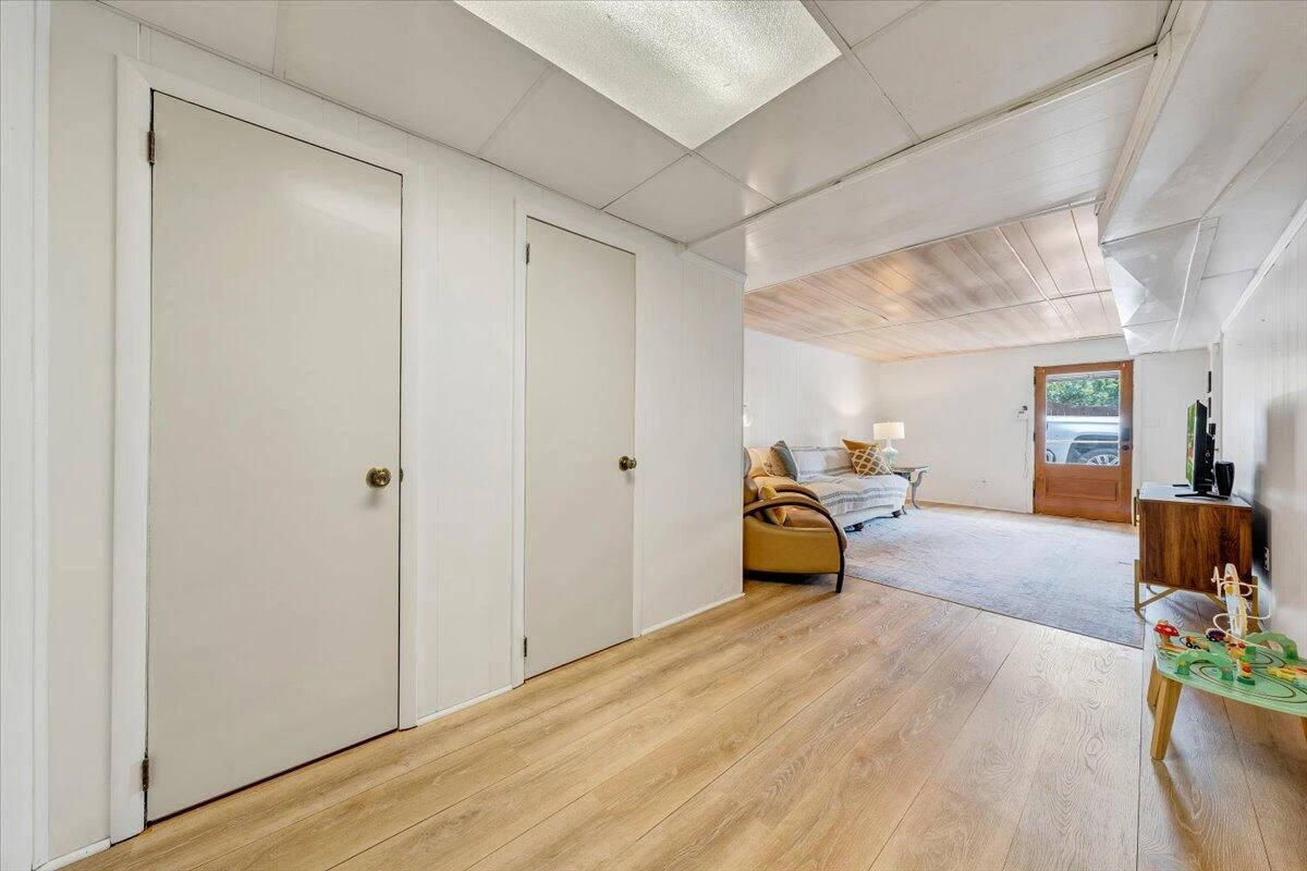 4332 Bandy RD - Photo 32