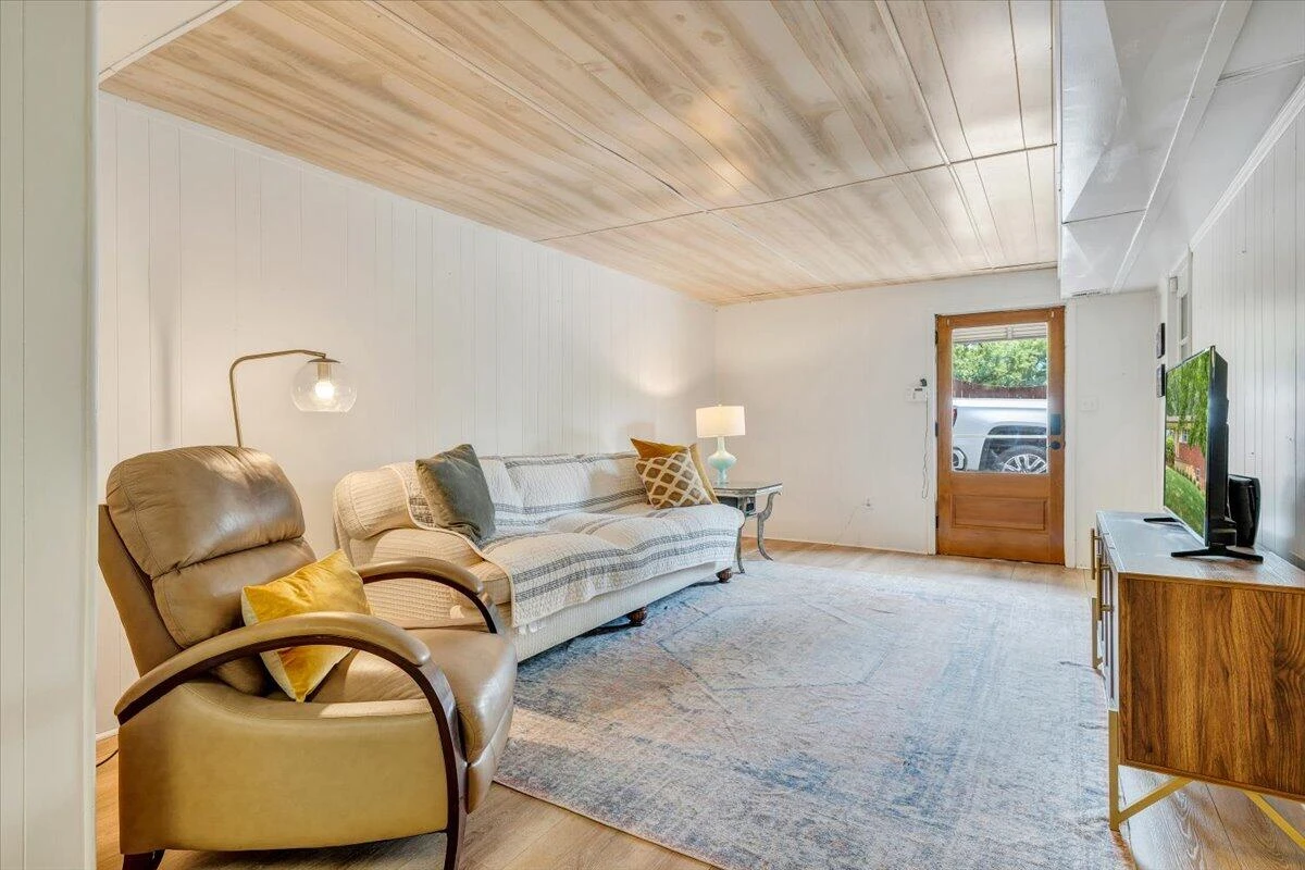 4332 Bandy RD - Photo 33