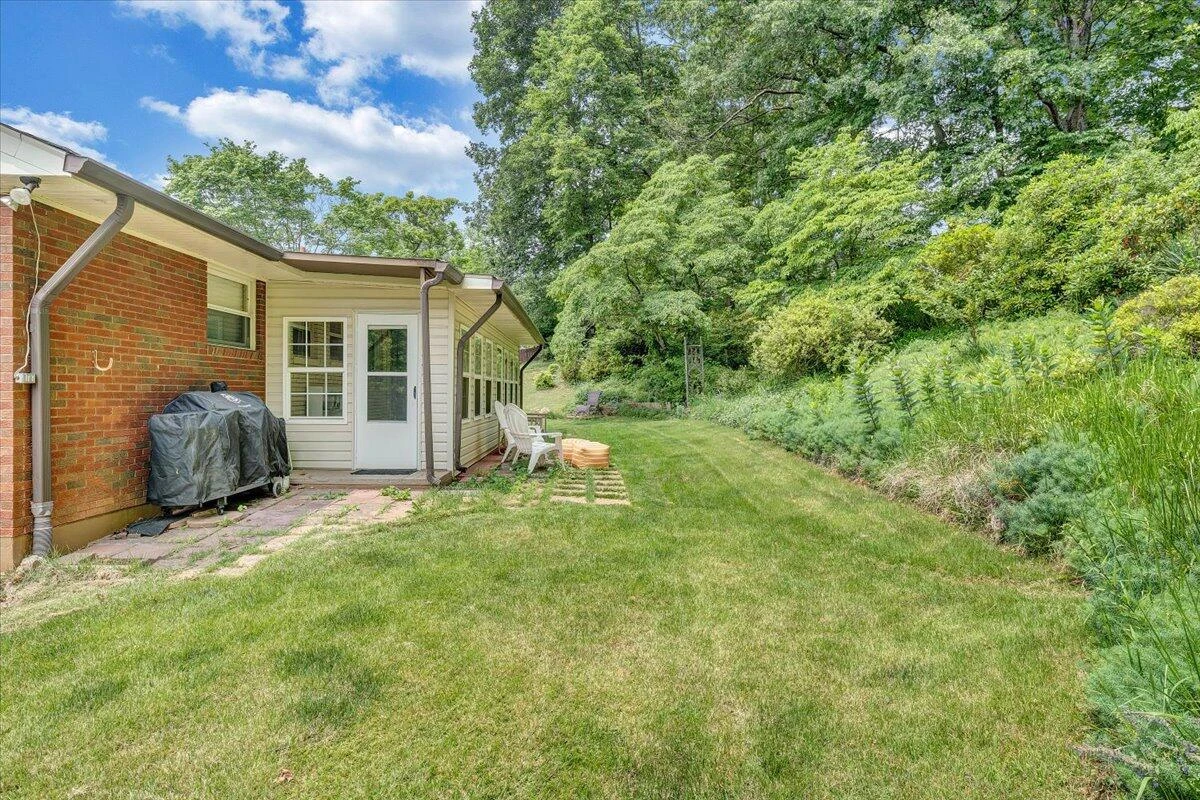 4332 Bandy RD - Photo 40