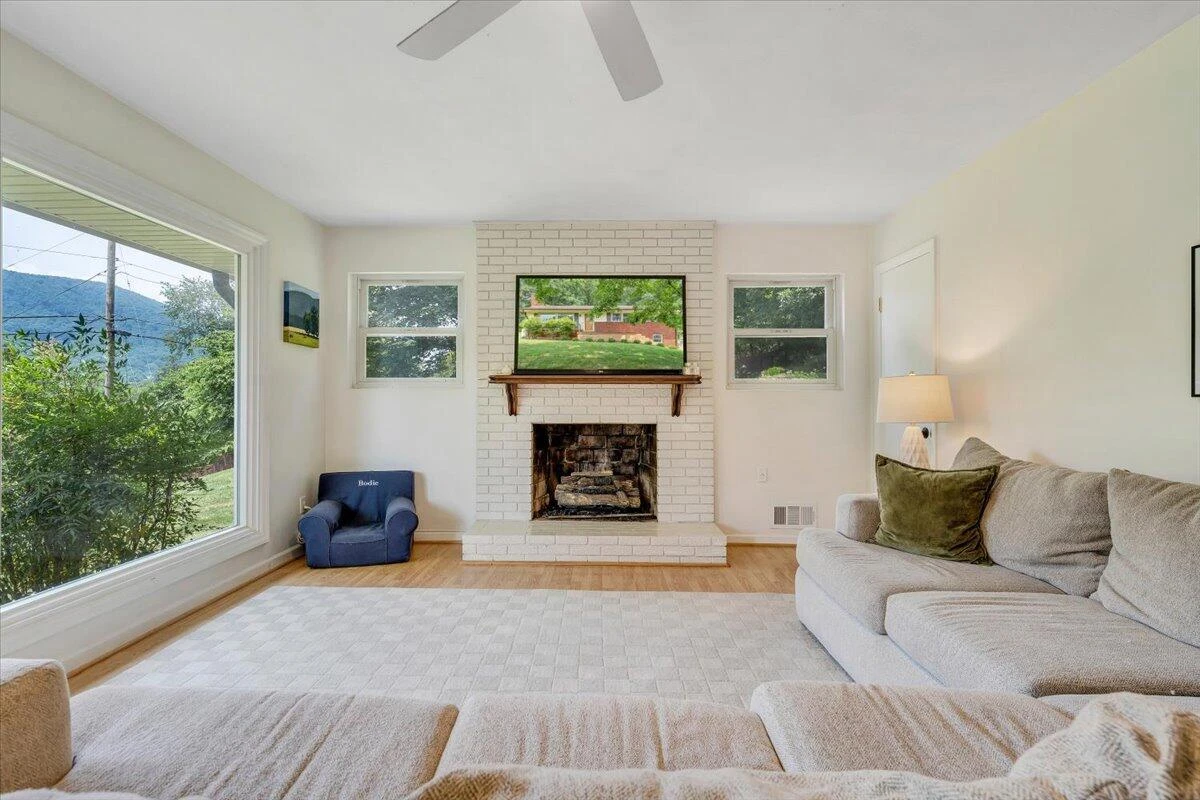 4332 Bandy RD - Photo 6
