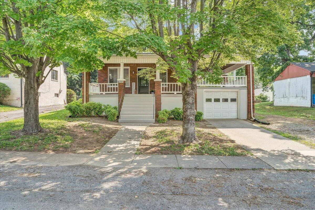 2009 Holley RD - Photo 2